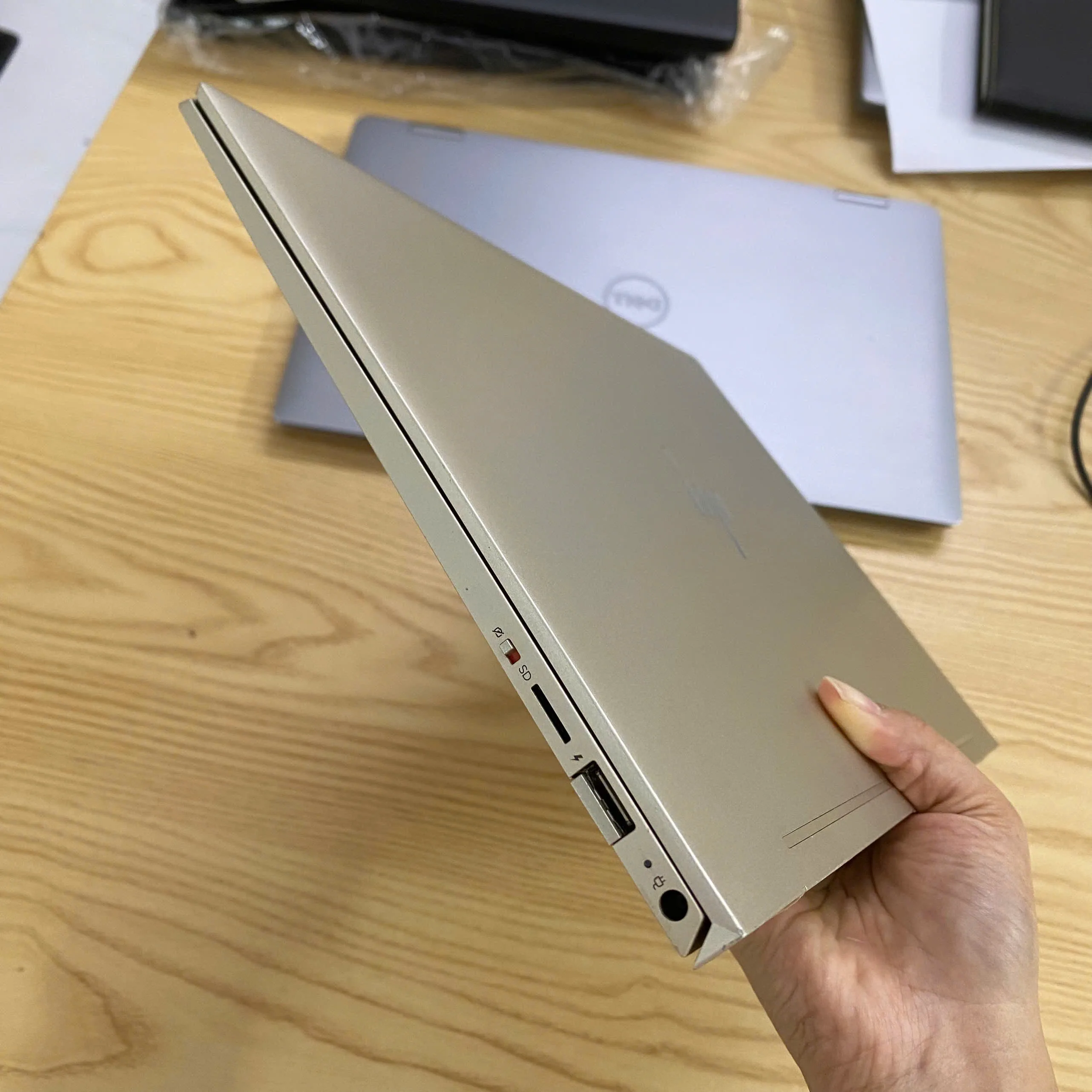 HP Envy Laptop 13-aq core i5-1035G1 ram 8gb ssd 256gb/Màn hình 13.3"