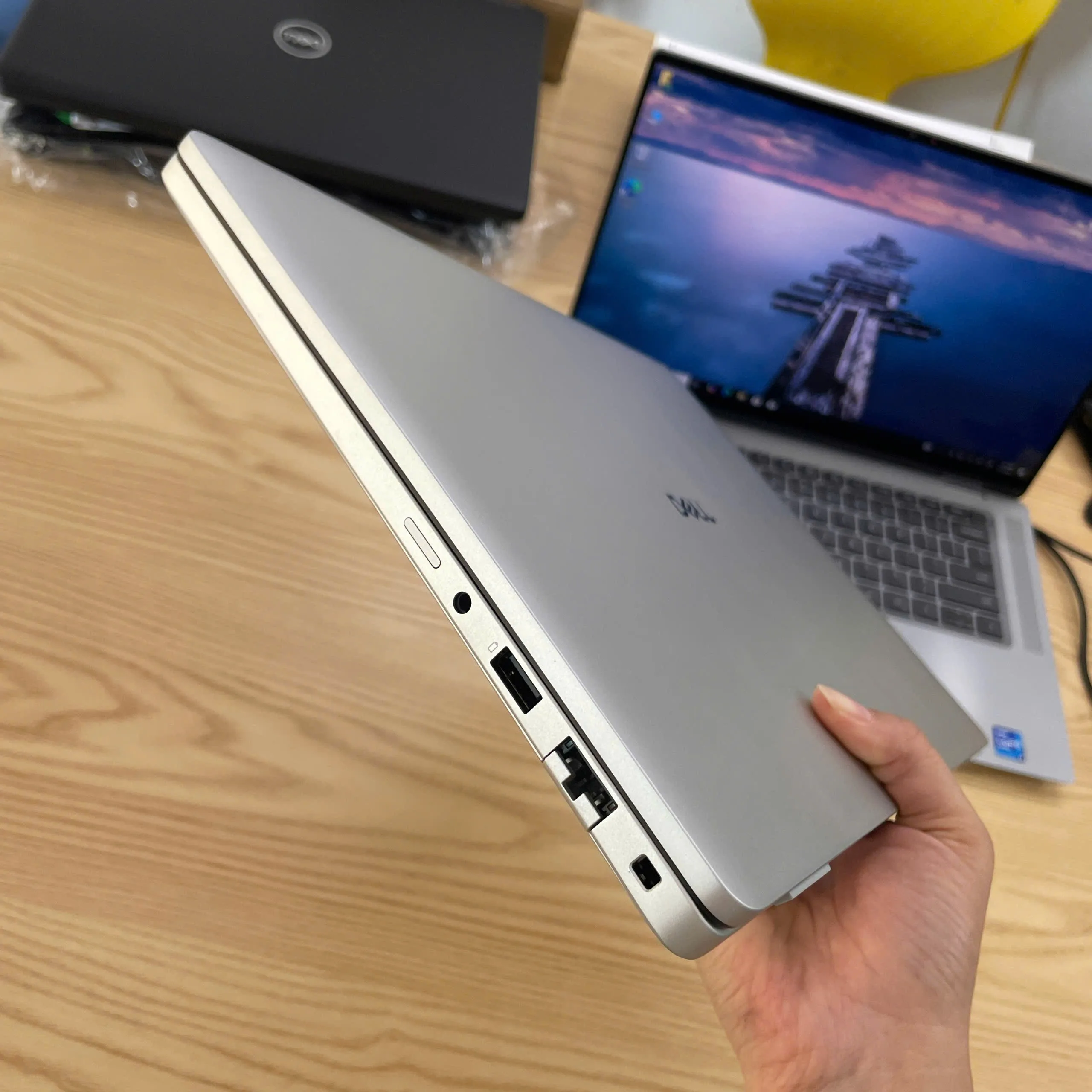 Dell Pro 14 Plus PB14250 Ultra 5-235U ram 16gb ssd 1T/Màn hình 14"
