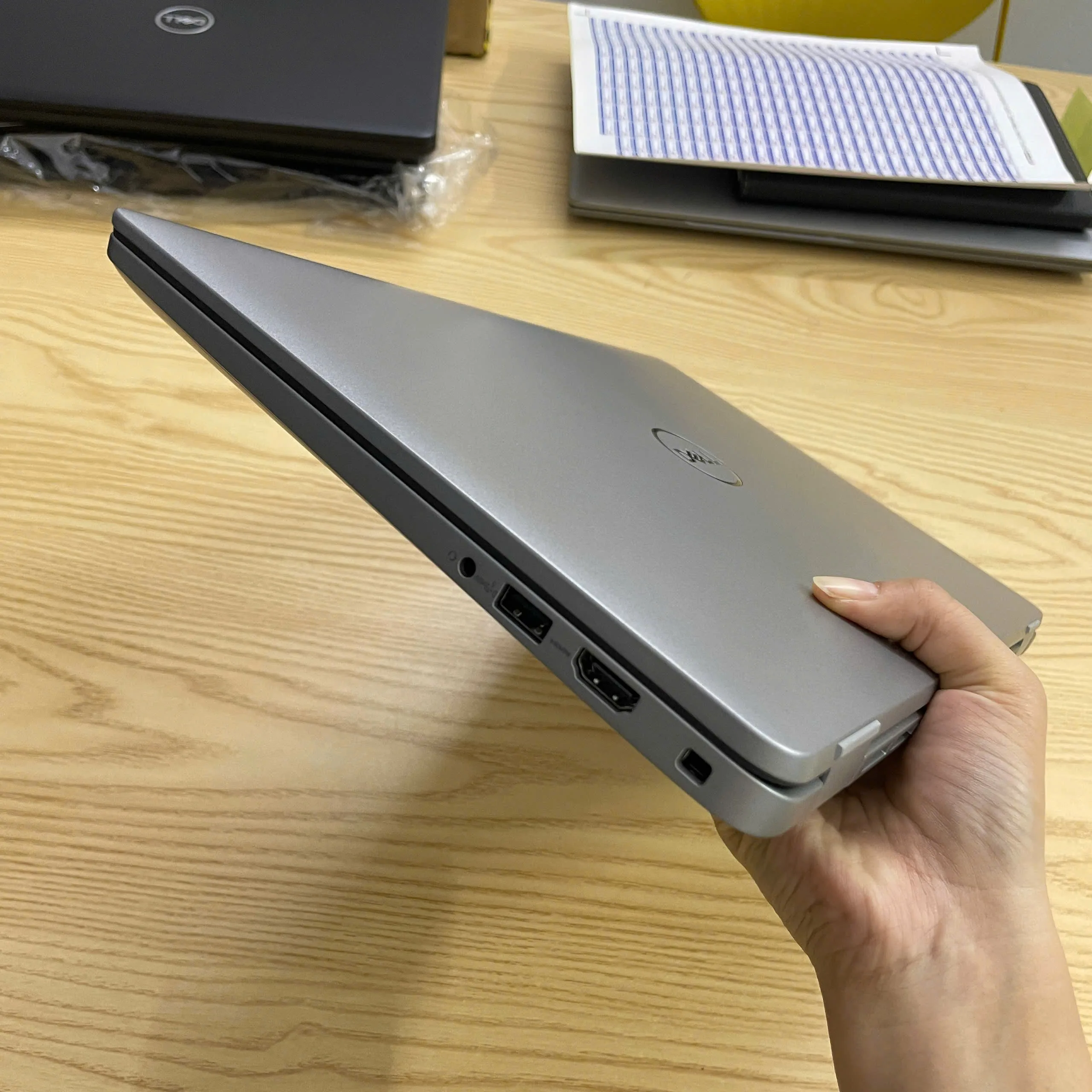 Dell Latitude 5450 Ultra 7-165U ram 8gb ssd 256gb/Màn hình 14"