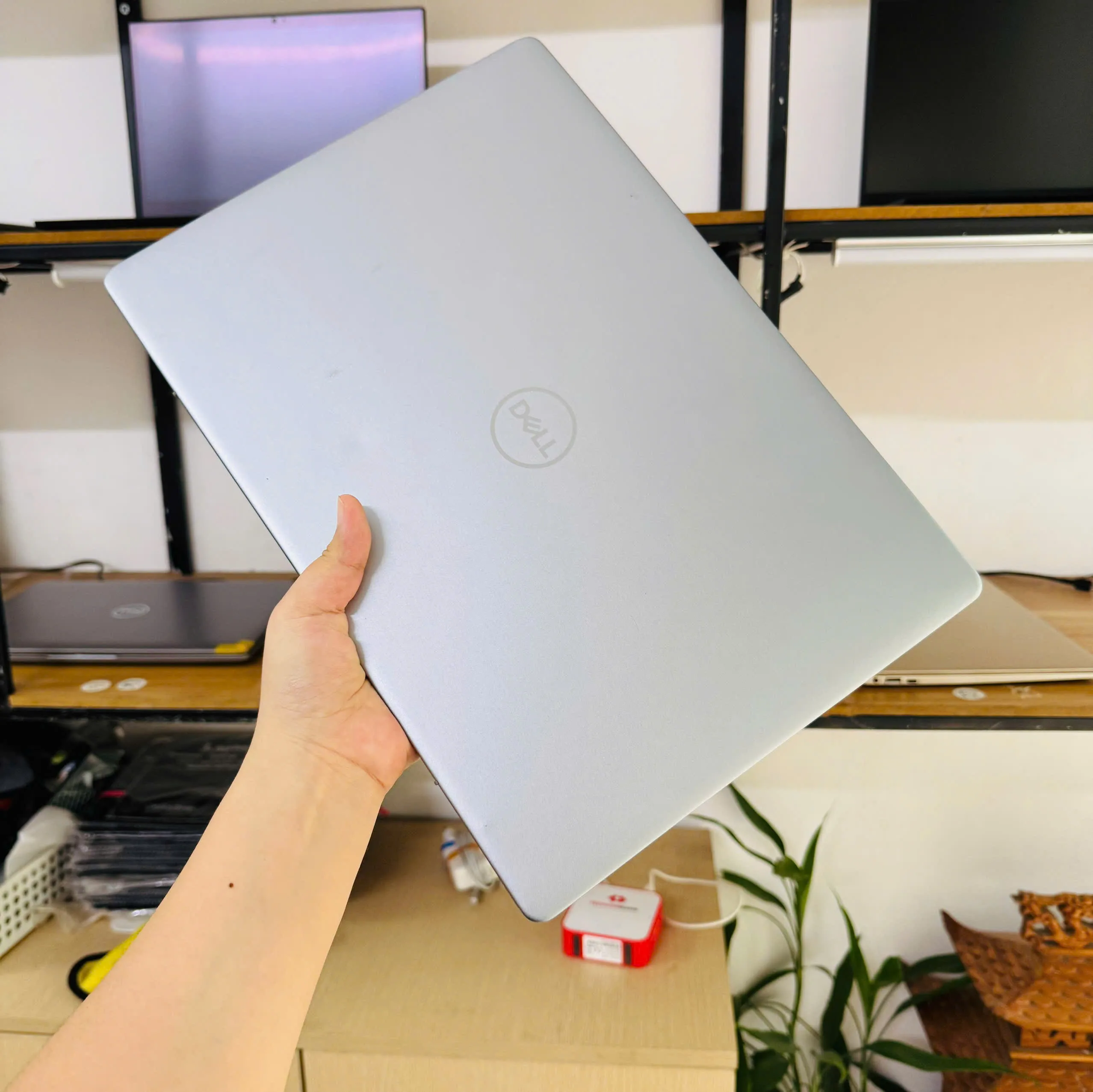 Dell Inspiron 16 Plus 7640 Ultra 9 Ram 32GB SSD 2TB SSD màn 16" FHD+