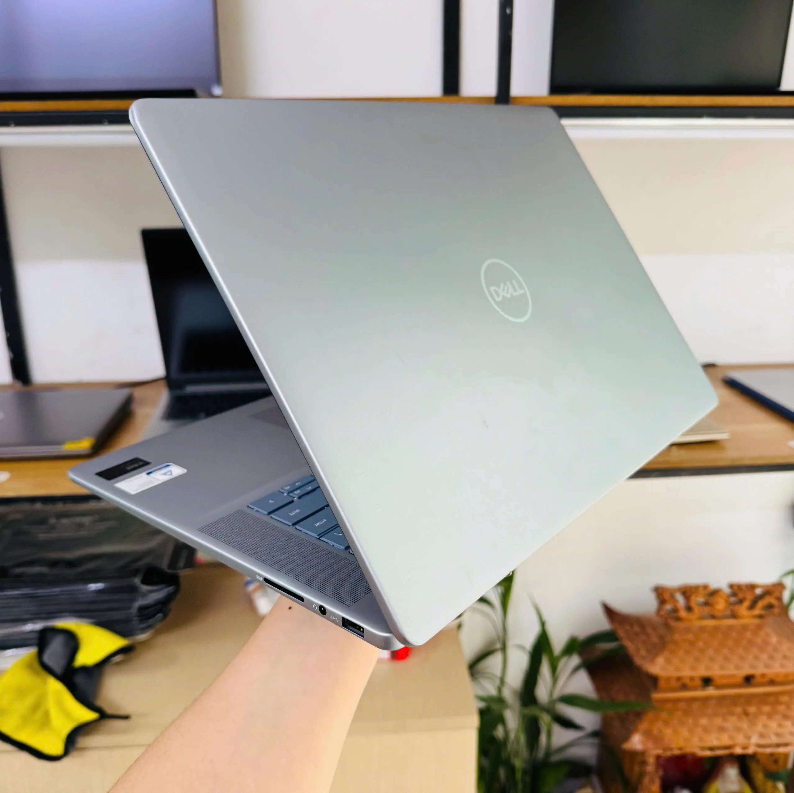 Dell Inspiron 16 Plus 7640 Ultra 9 Ram 32GB SSD 2TB SSD màn 16" FHD+