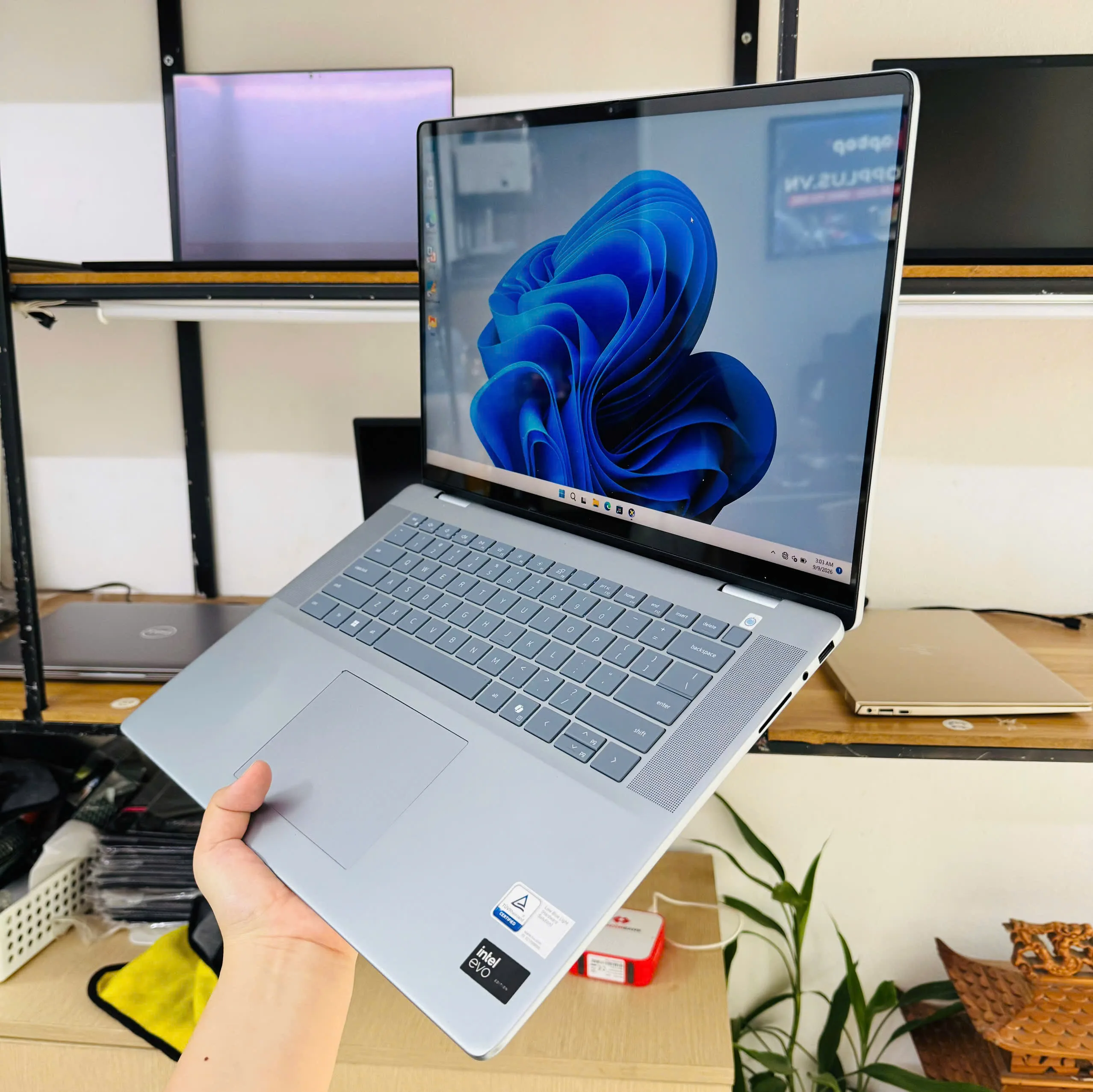 Dell Inspiron 16 Plus 7640 Ultra 9 Ram 32GB SSD 2TB SSD màn 16" FHD+