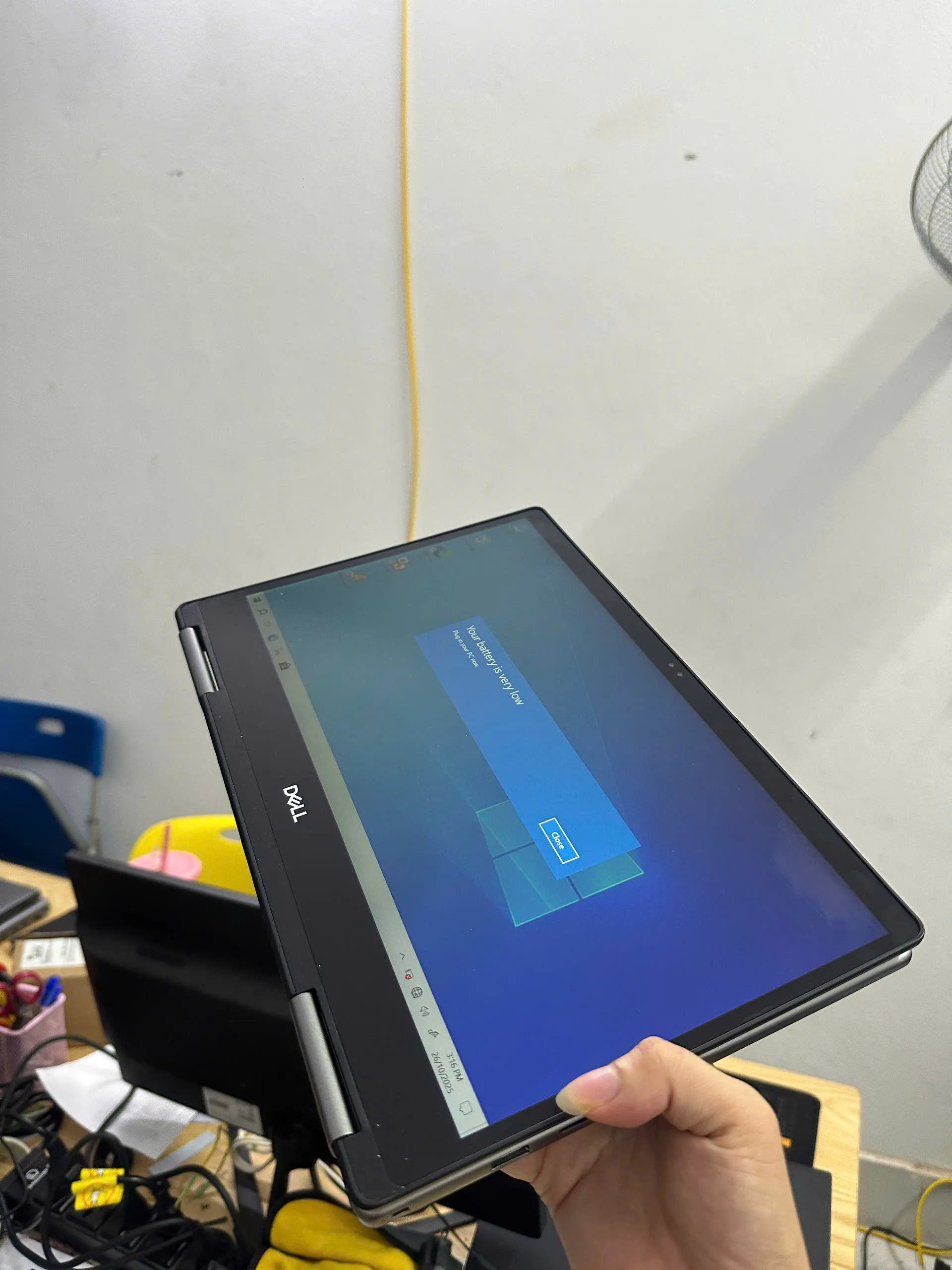 Dell Inspiron 7373 2in1 Core i7-8550U 16GB RAM 256GB SSD màn 13.3" cảm ứng xoay gập
