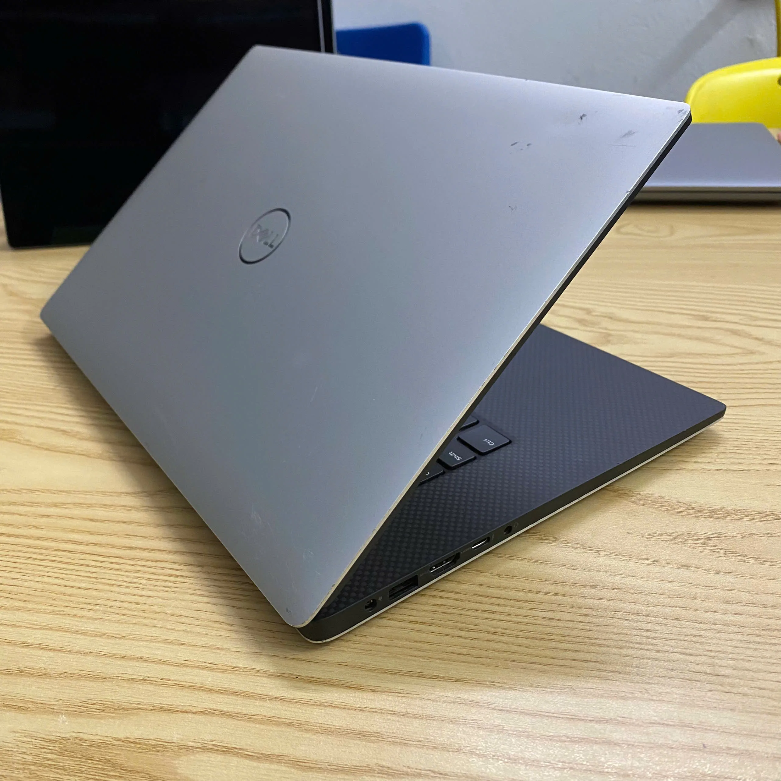 Dell Precision 5530 i7-8850H Ram 16GB SSD 256GB VGA P2000 màn 15.6"