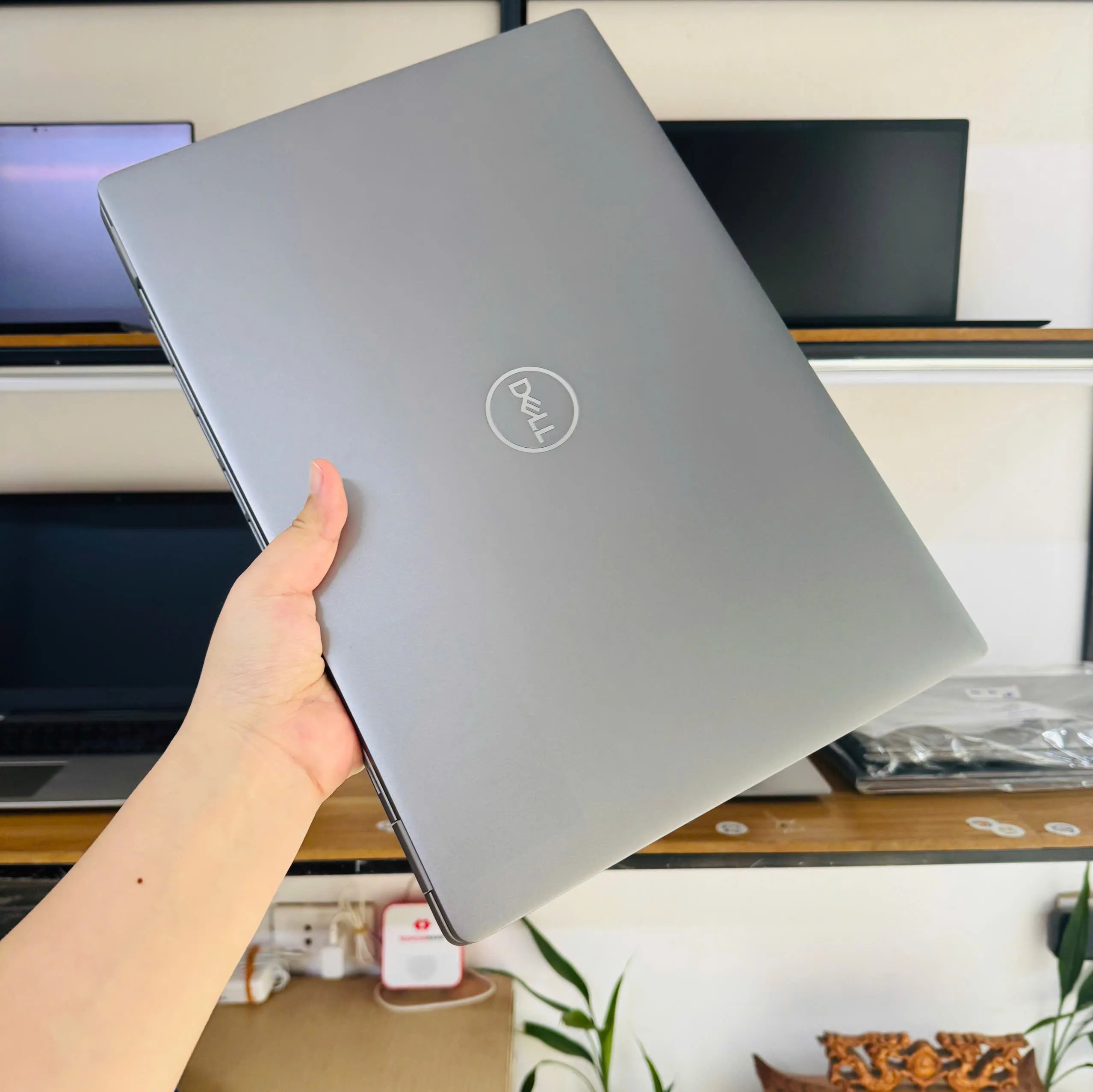 Dell Latitude 7640 core i5-1345U 512GB SSD 16GB RAM màn 16"