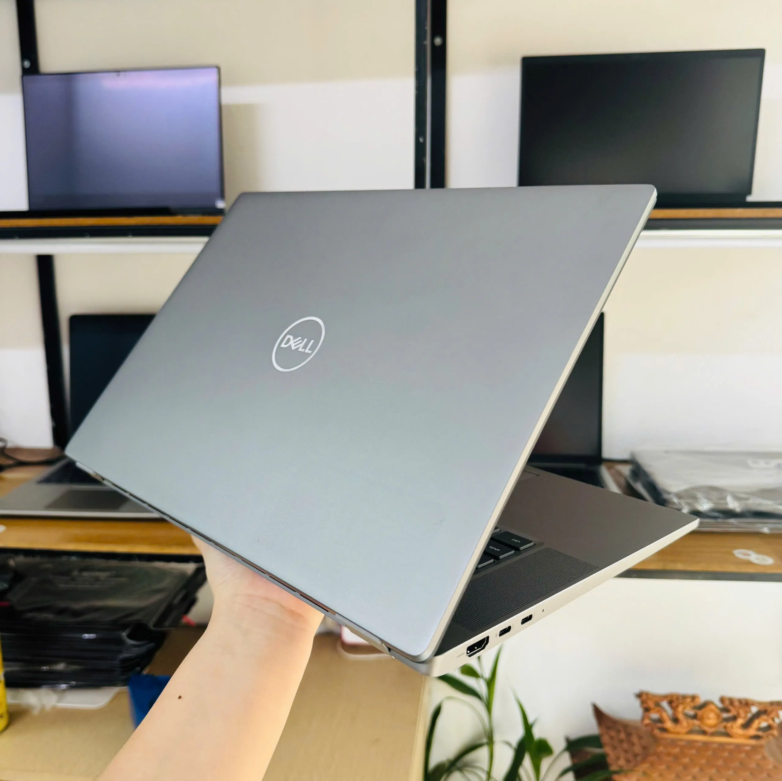 Dell Latitude 7640 core i5-1345U 512GB SSD 16GB RAM màn 16"