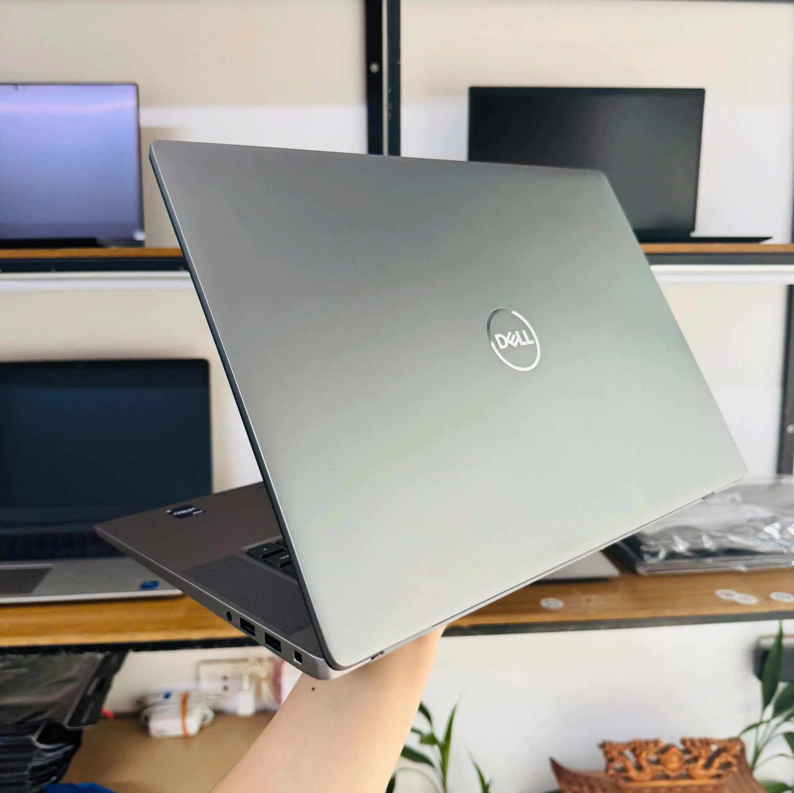 Dell Latitude 7640 core i5-1345U 512GB SSD 16GB RAM màn 16"