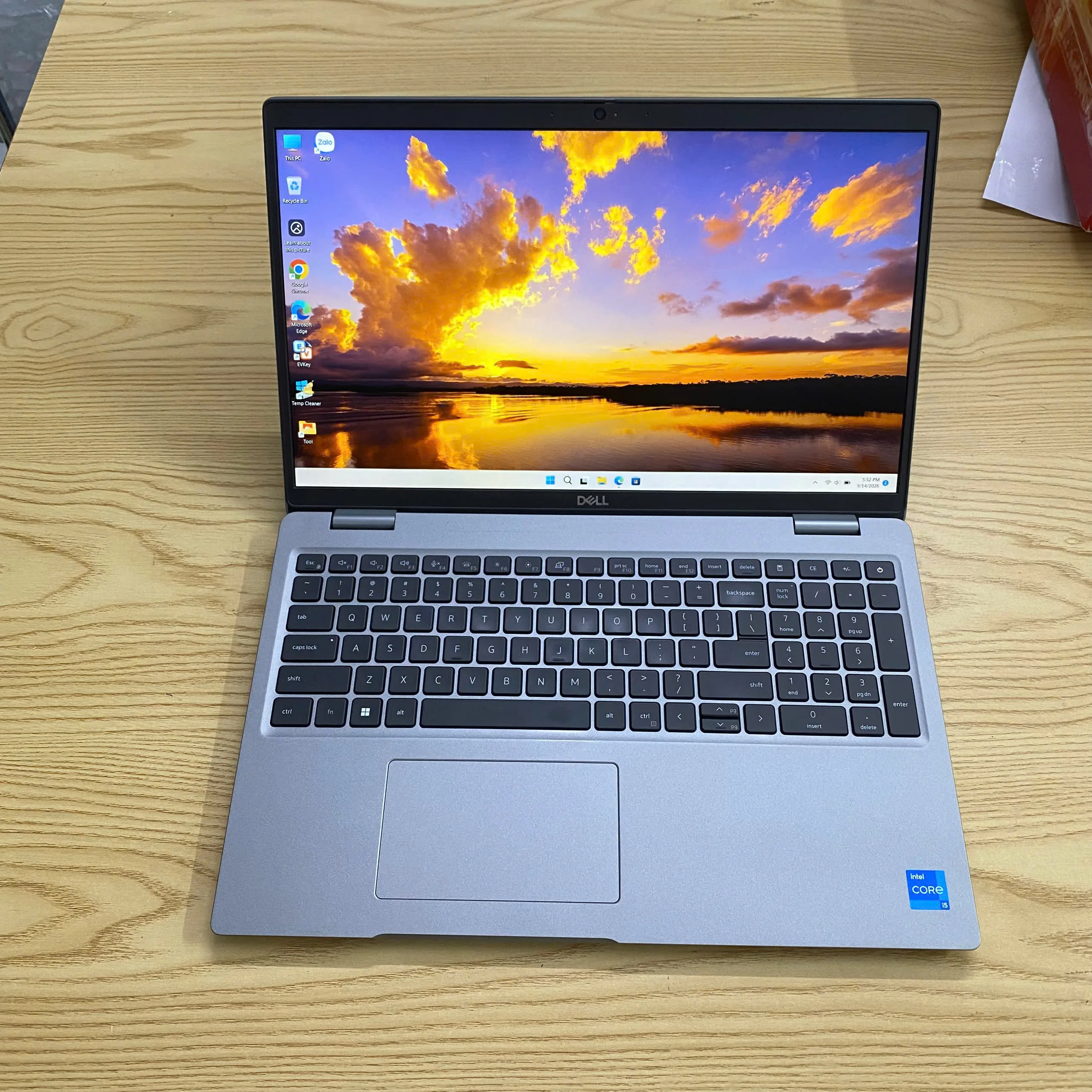 DELL PRECISION 3570 core i5-1250P Ram 8GB SSD 256 màn 15.6