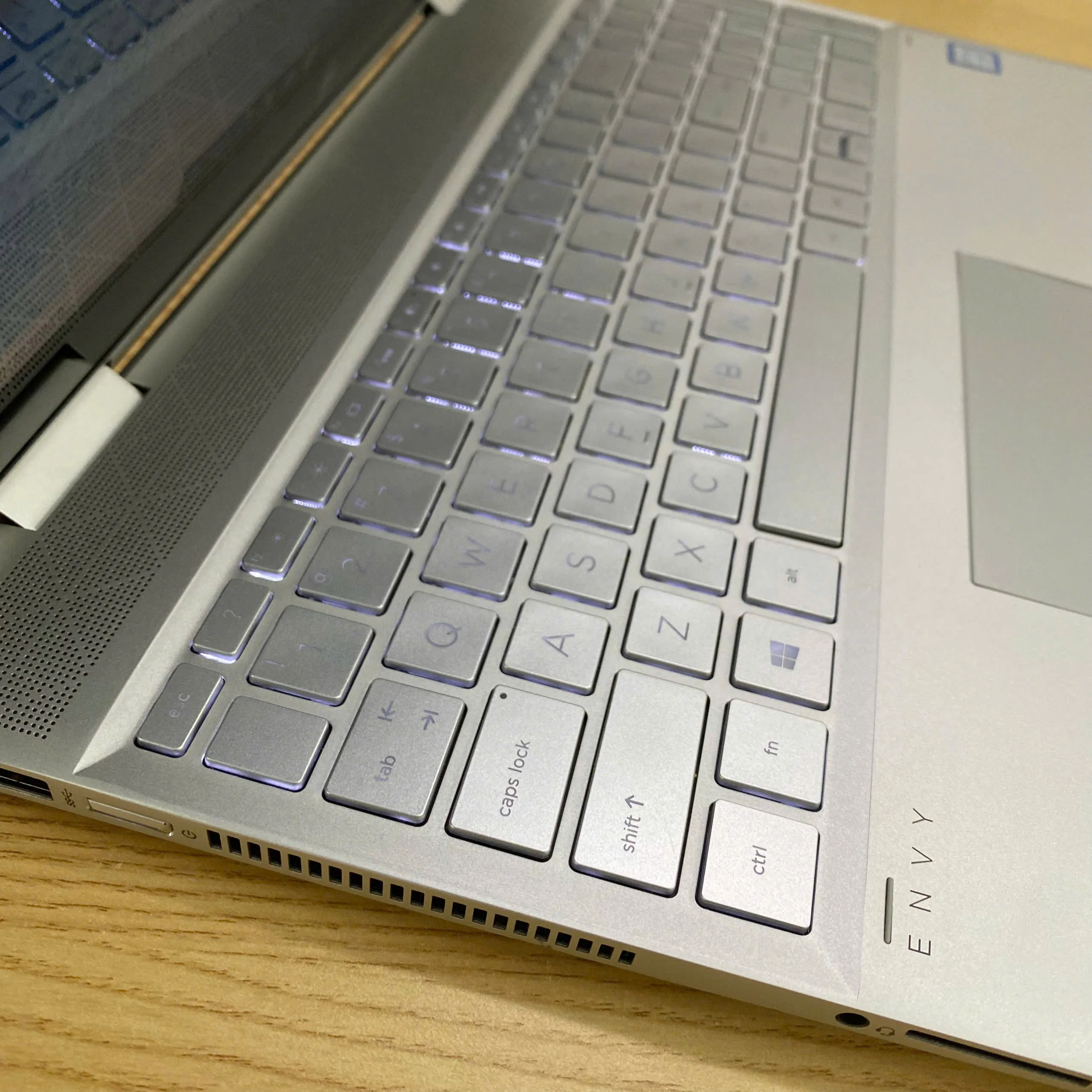 HP Envy x360 Convertible core i7-8565U Ram 16GB DDR4 | 256GB SSD | màn 15.6" cảm ứng xoay gập 360 4