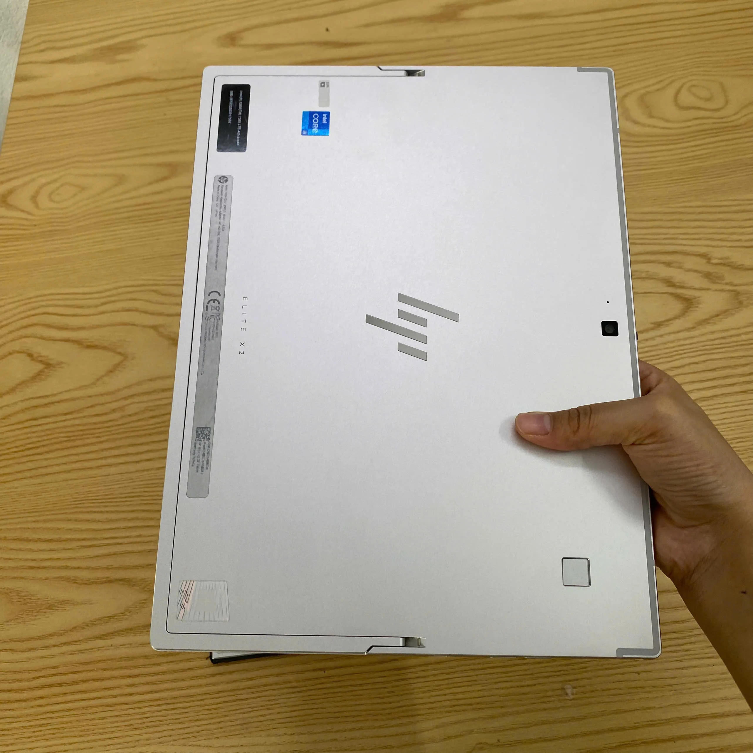 HP eltie X2 G8 core i5-1135G7/Ram 8/SSD 256/màn 12,5" 3k