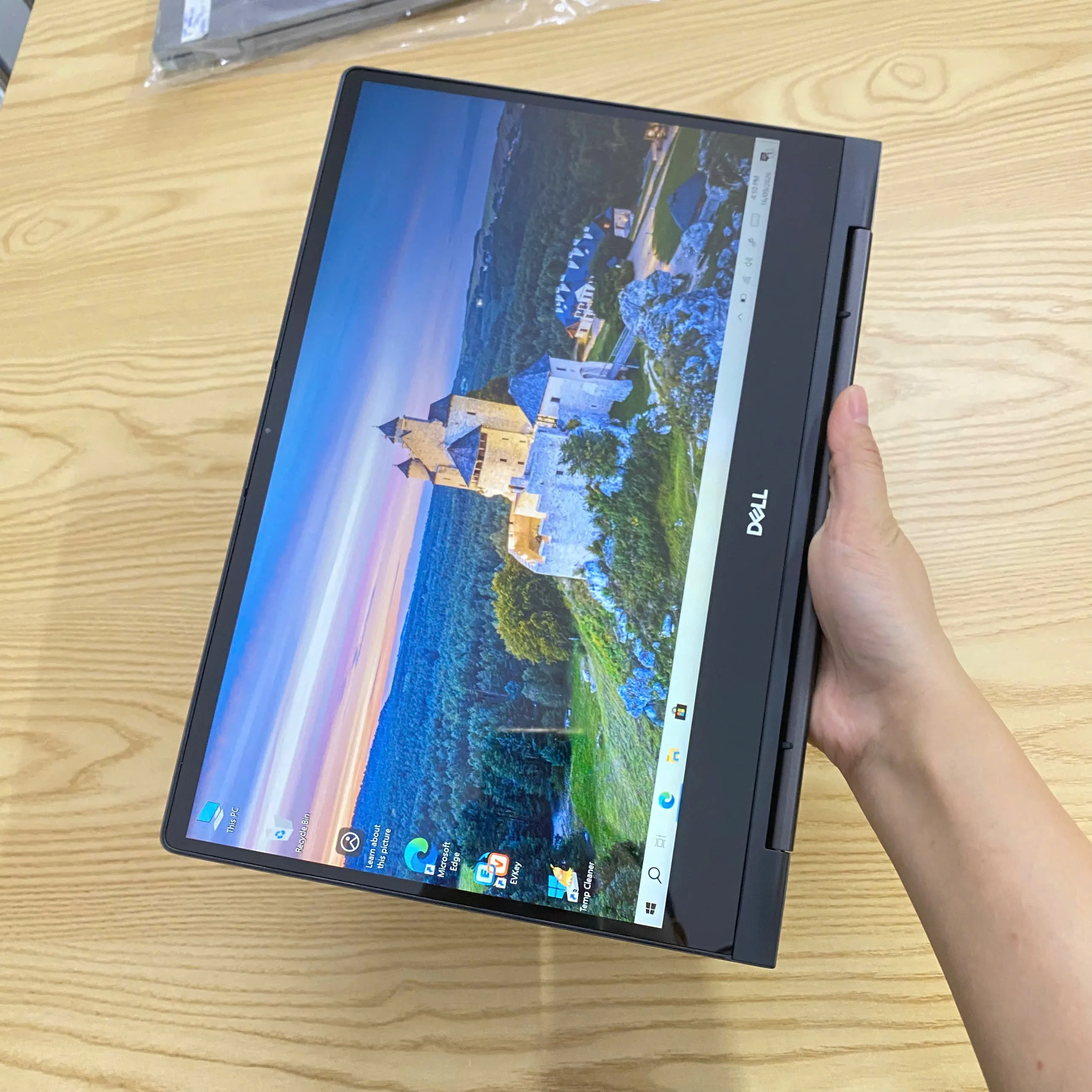 Dell Inspiron 7391 2-in-1 core i5-1021u/Ram 8/SSD 256GB/màn 13.3