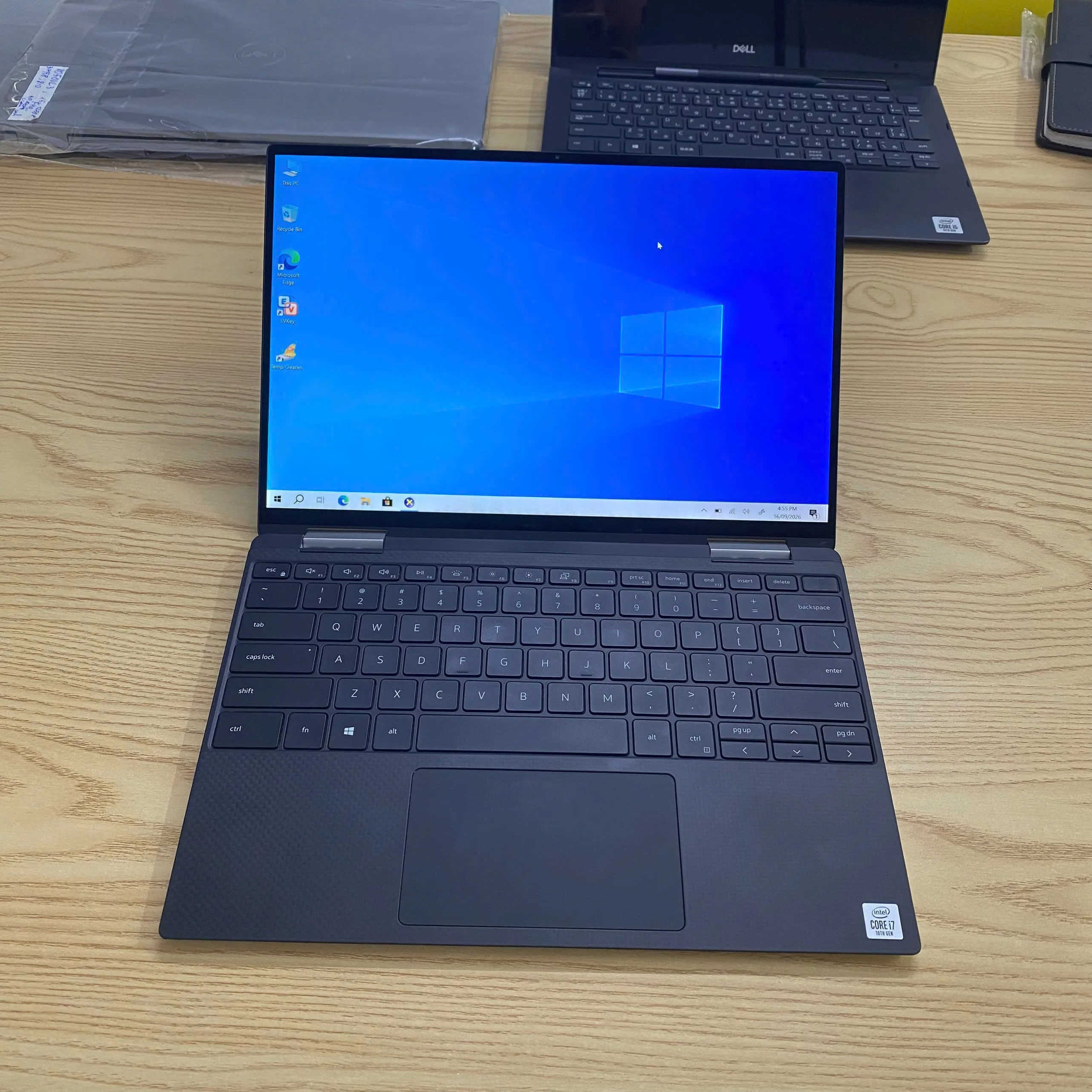 Dell XPS 7390 2 in 1 core i7-1065G7/Ram 32GB/SSD 512GB/13.3" cảm ứng xoay gập