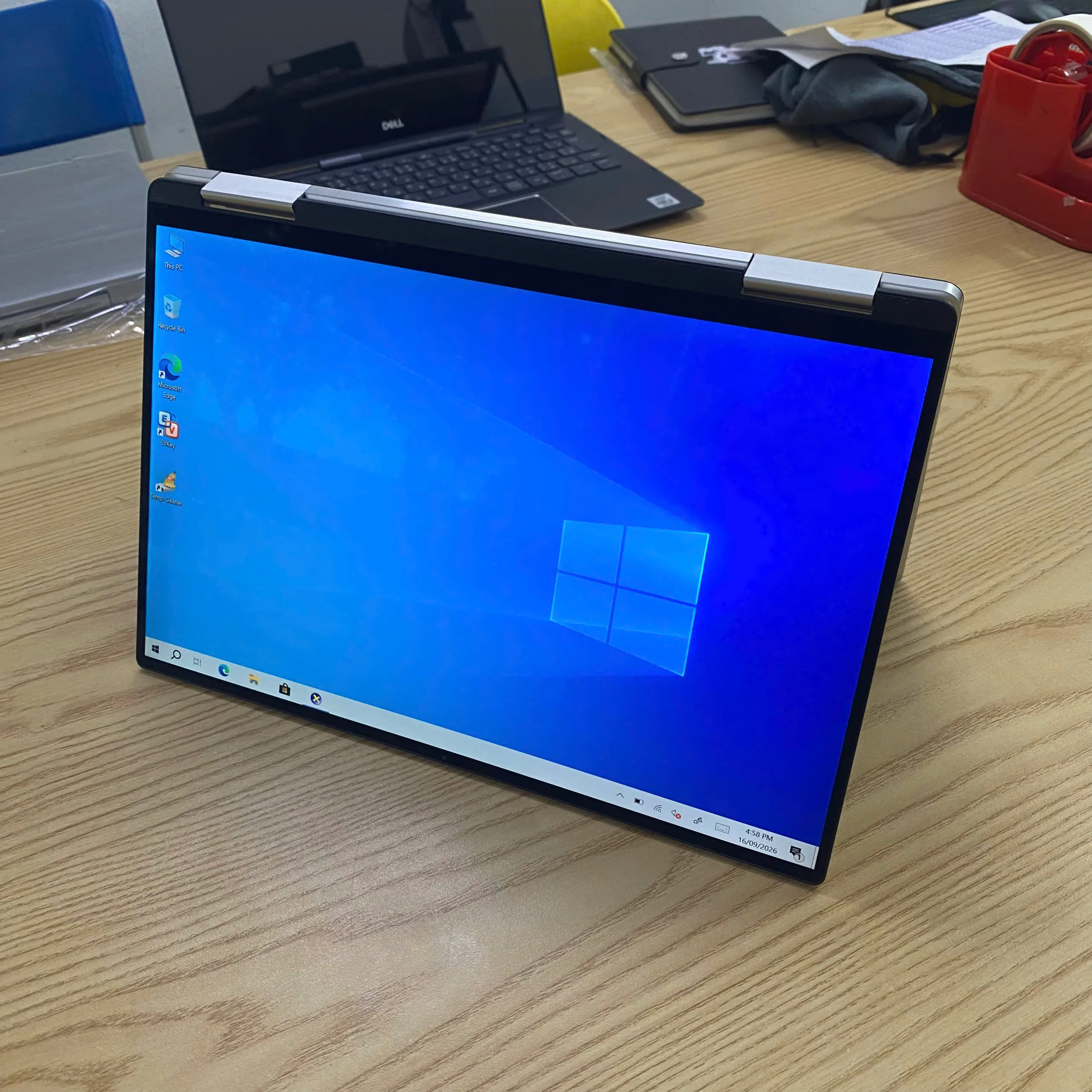 Dell XPS 7390 2 in 1 core i7-1065G7/Ram 32GB/SSD 512GB/13.3" cảm ứng xoay gập
