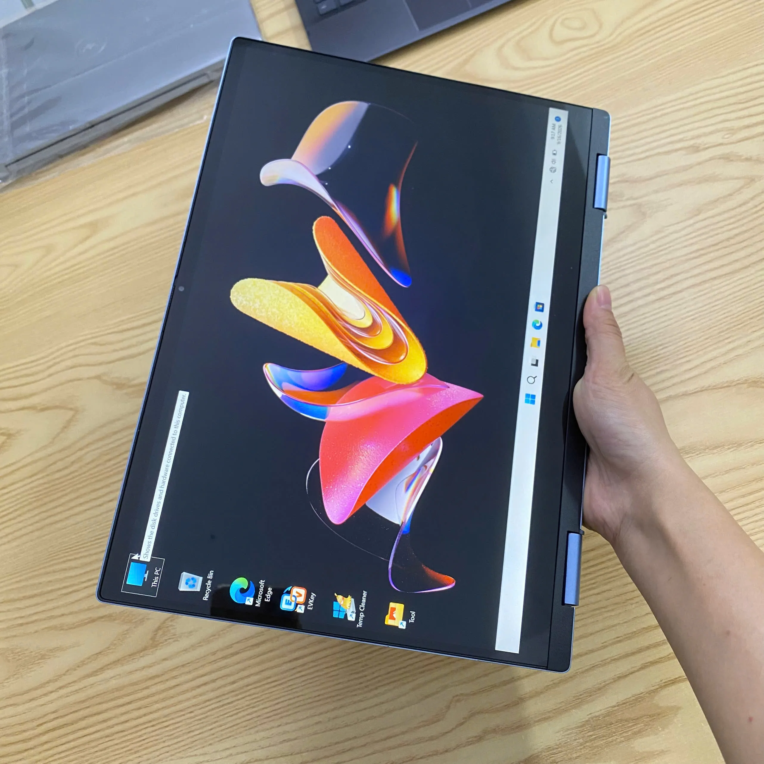 Dell Inspiron 7435 2-in-1 Ryzen 5 7530U/Ram 16GB/SSD 256GB/14.0" cảm ứng xoay gập