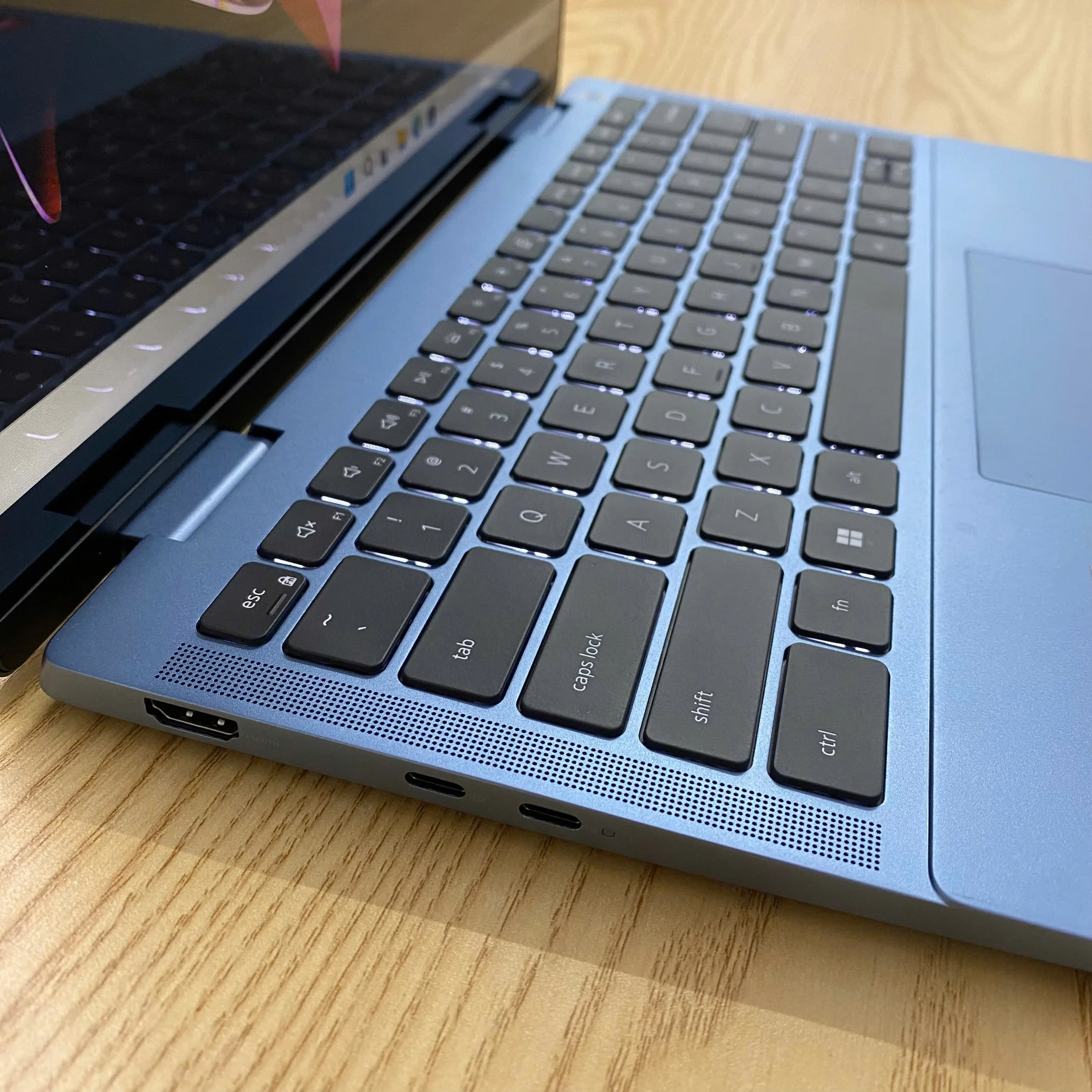 Dell Inspiron 7435 2-in-1 Ryzen 5 7530U/Ram 16GB/SSD 256GB/14.0" cảm ứng xoay gập