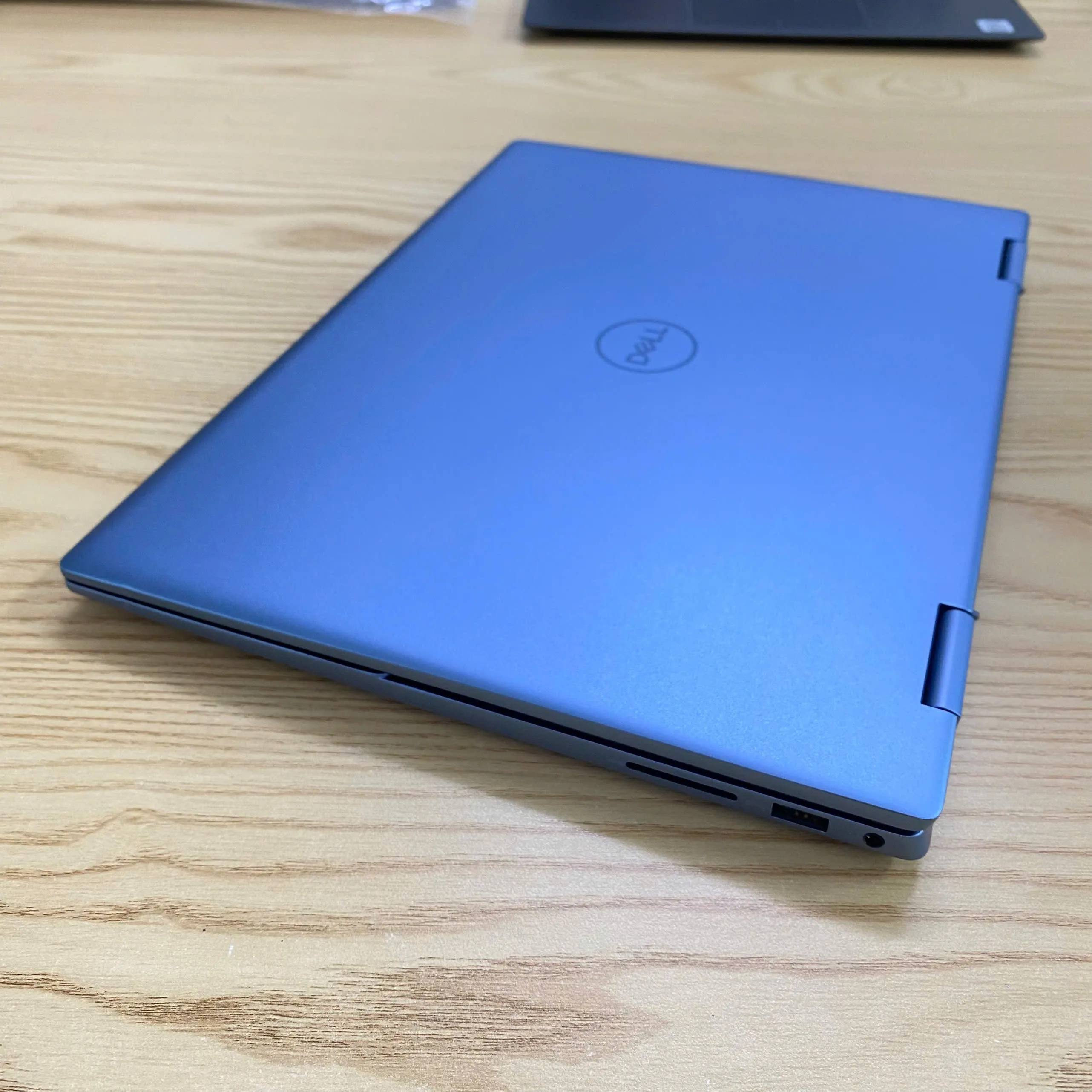Dell Inspiron 7435 2-in-1 Ryzen 5 7530U/Ram 16GB/SSD 256GB/14.0" cảm ứng xoay gập