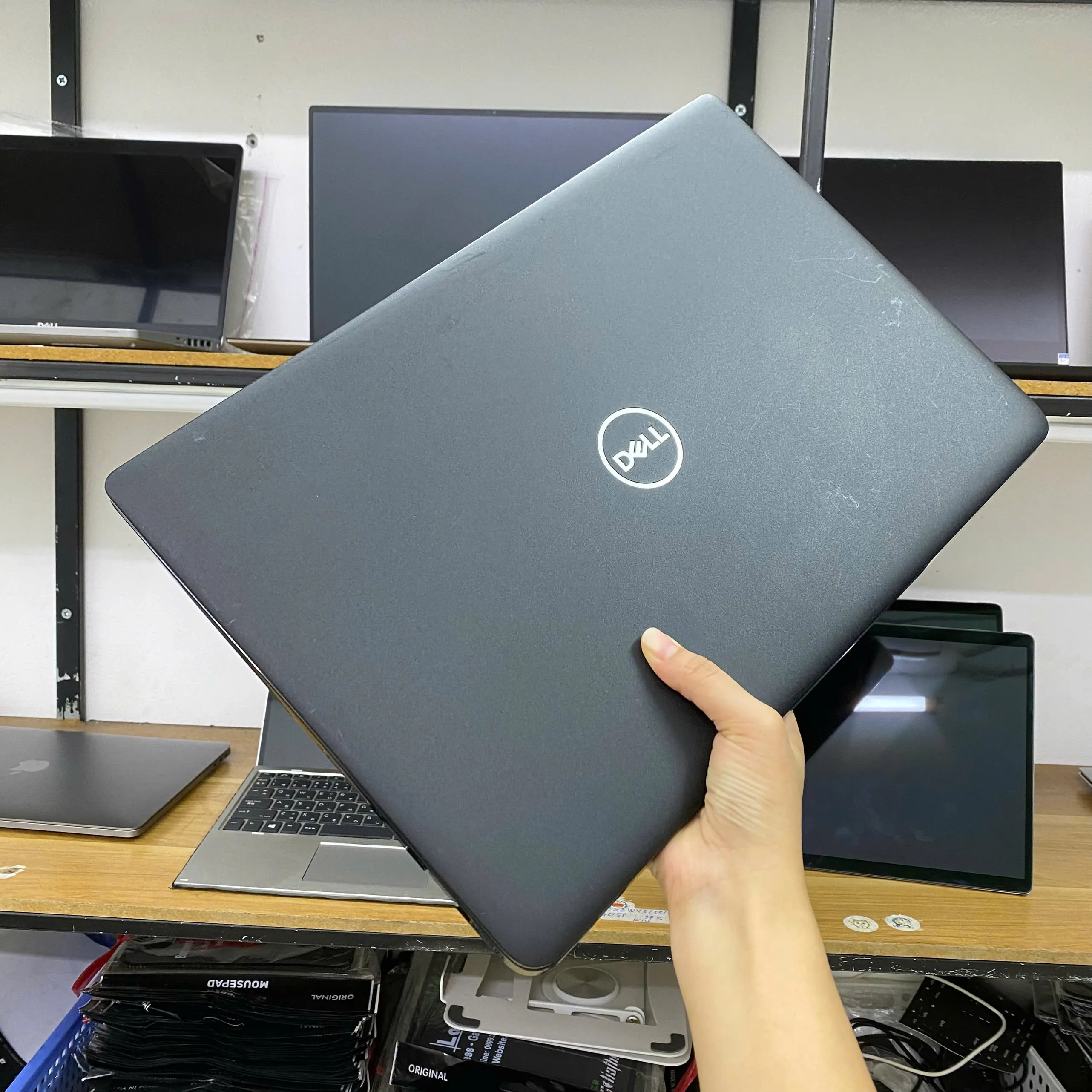 Dell Latitude 3500 core i5-8265U/Ram 8/SSD 256/15.6"