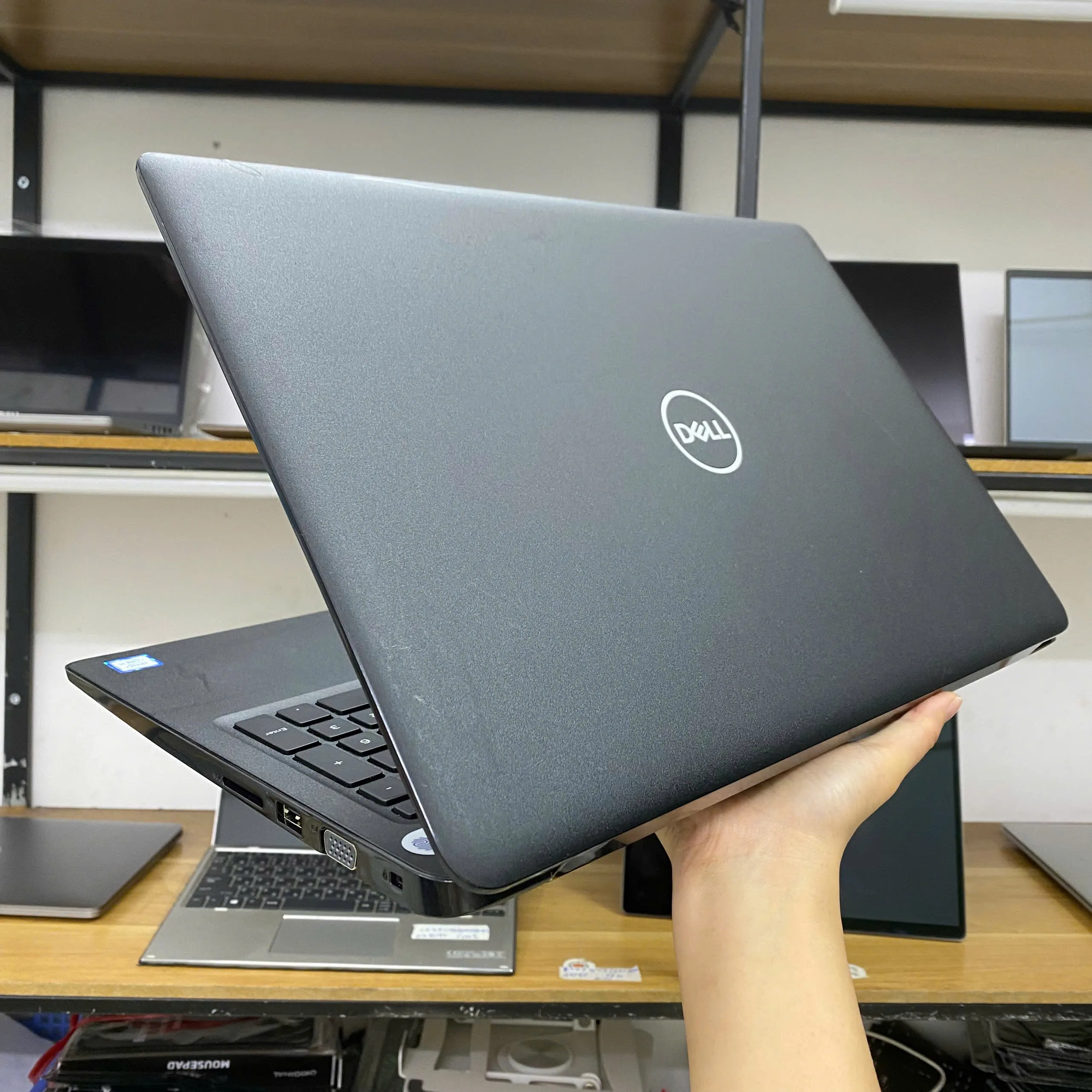 Dell Latitude 3500 core i5-8265U/Ram 8/SSD 256/15.6"
