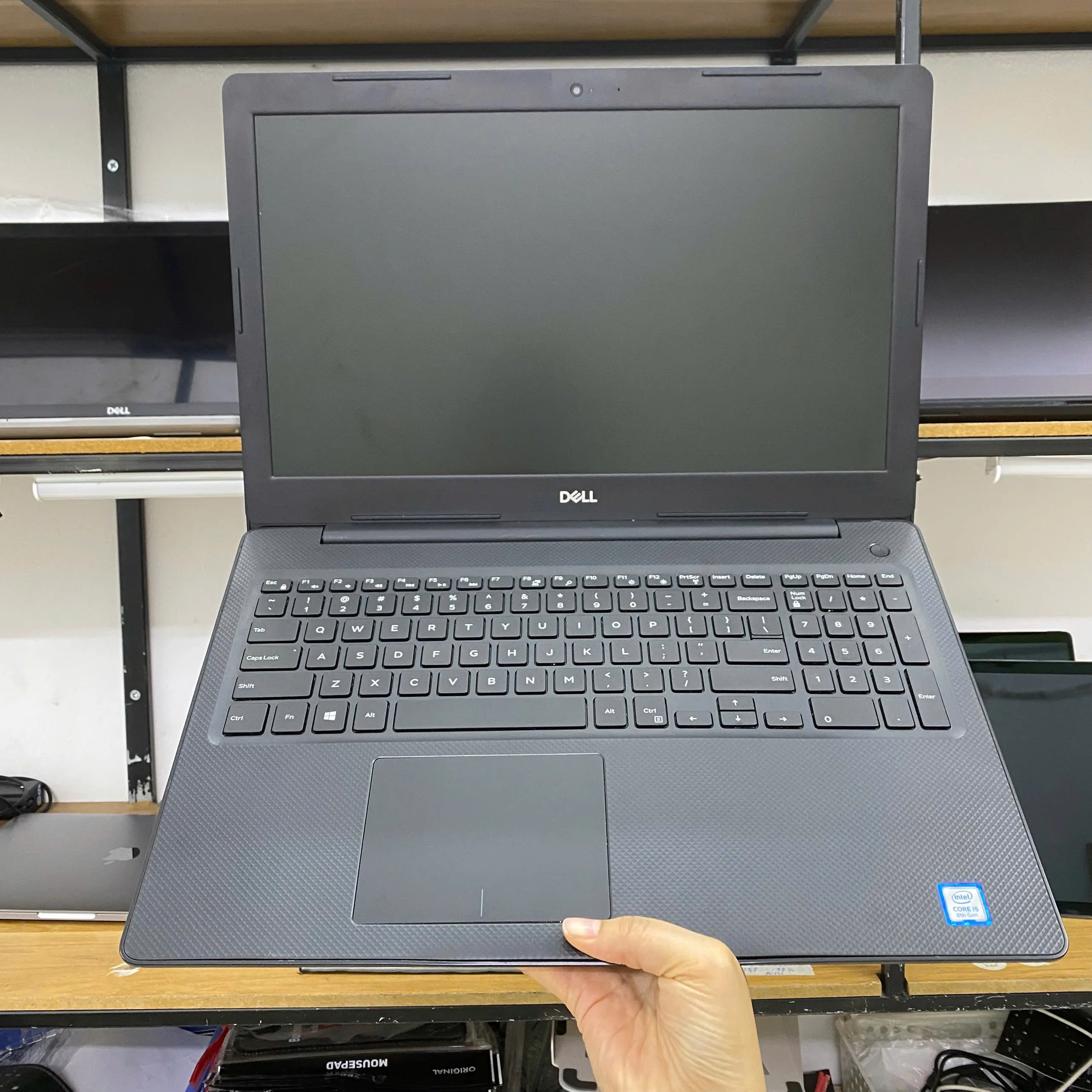 Dell Vostro 3583 core i5-8265u/Ram 8/SSD 256/15.6”FHD