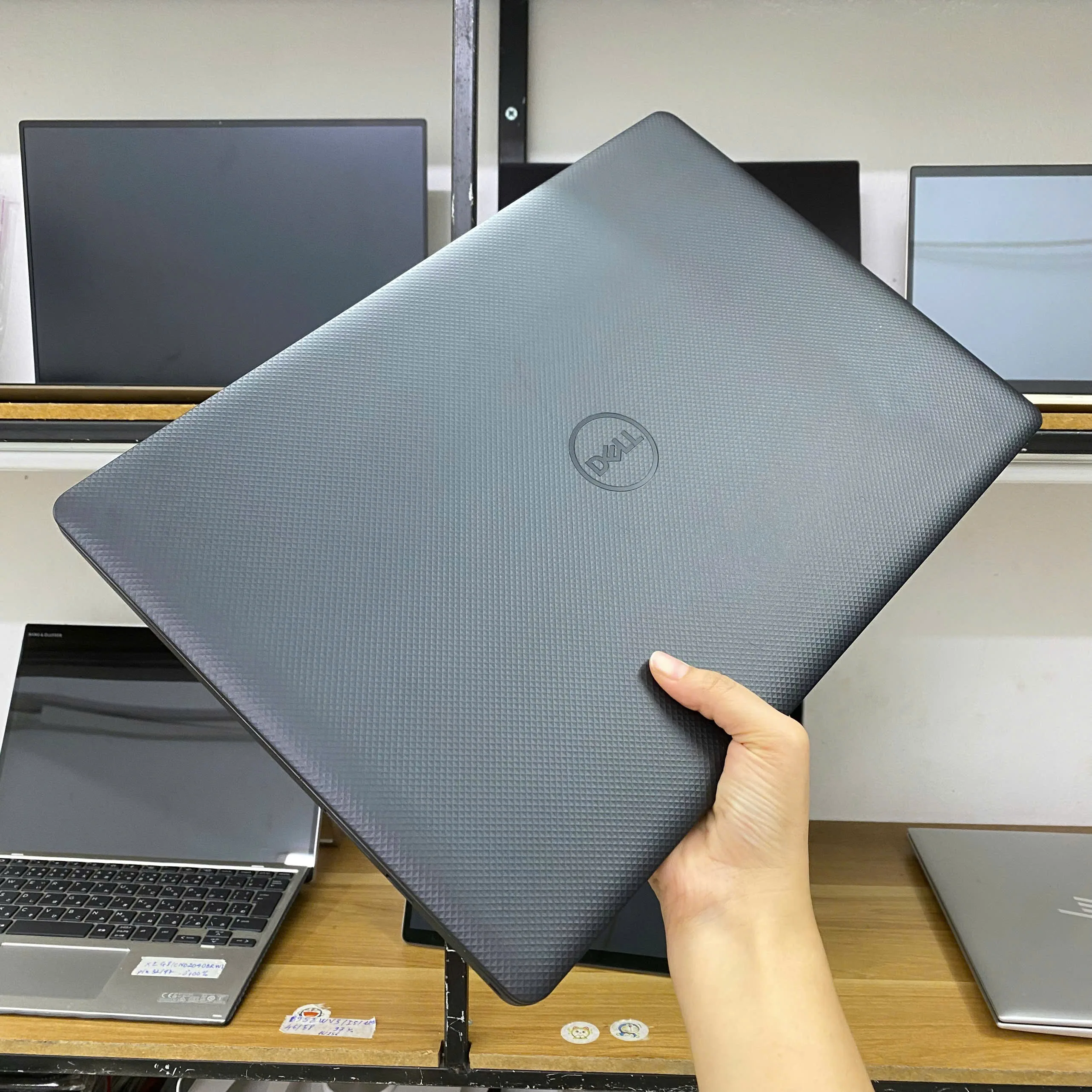 Dell Vostro 3583 core i5-8265u/Ram 8/SSD 256/15.6”FHD