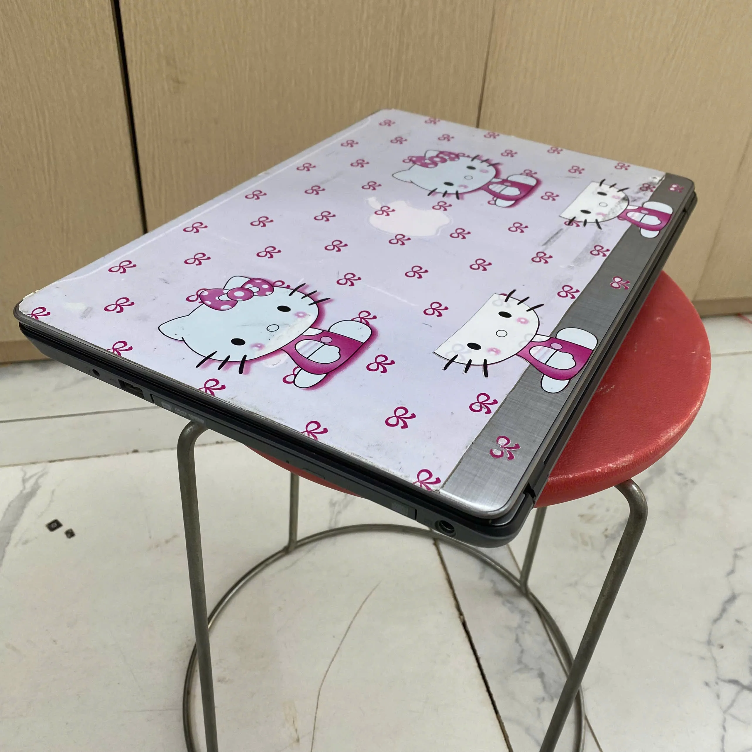 Acer Aspire F5-573 core i3-7200u/Ram 4/SSD 128