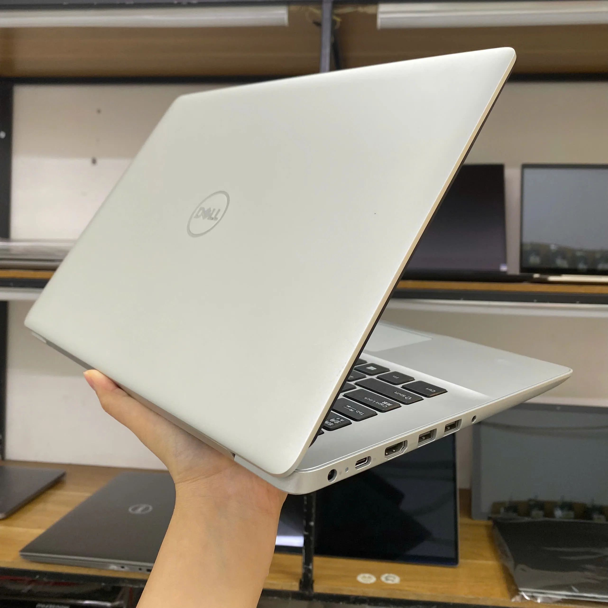 Dell Inspiron 5485 Ryzen 5-3500u/Ram 8GB/SSD 256GB/14"FHD