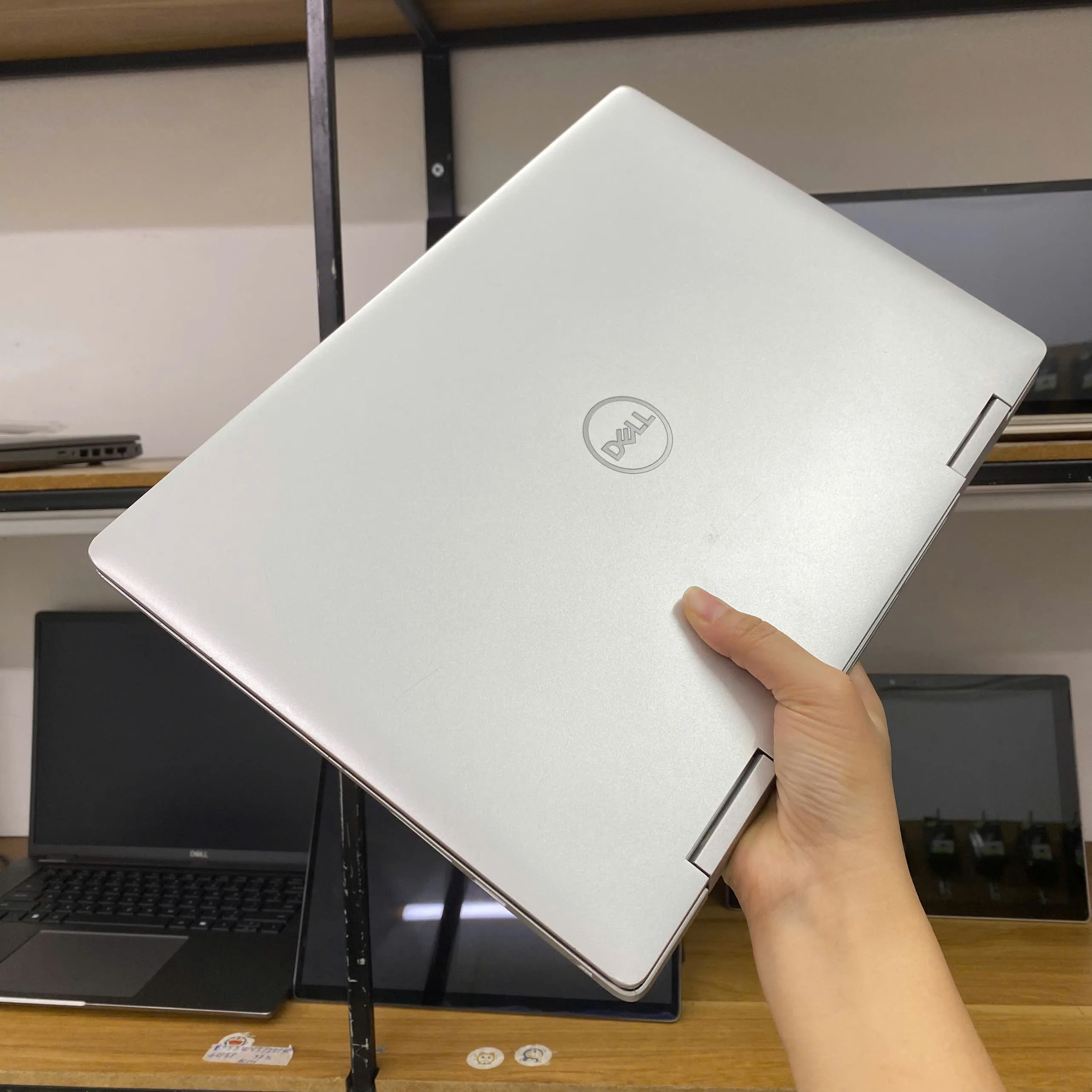 Dell Inspiron 5491 2-in-1 core i7-10510U - 8GB RAM - 256GB SSD- 14" cảm ứng xoay gập