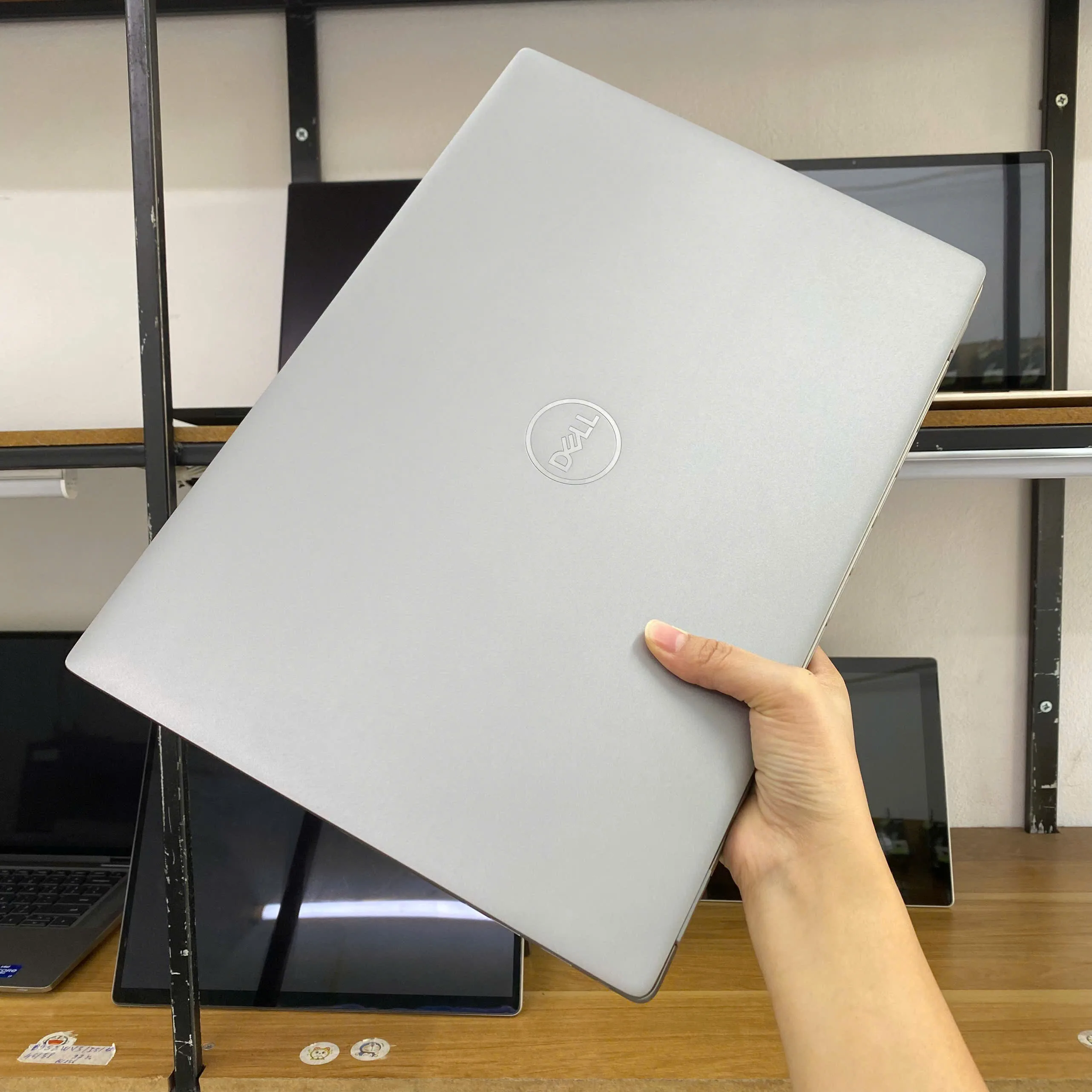 Dell Latitude 7650 Ultra 7 165U - 32GB RAM DDR5 512GB SSD