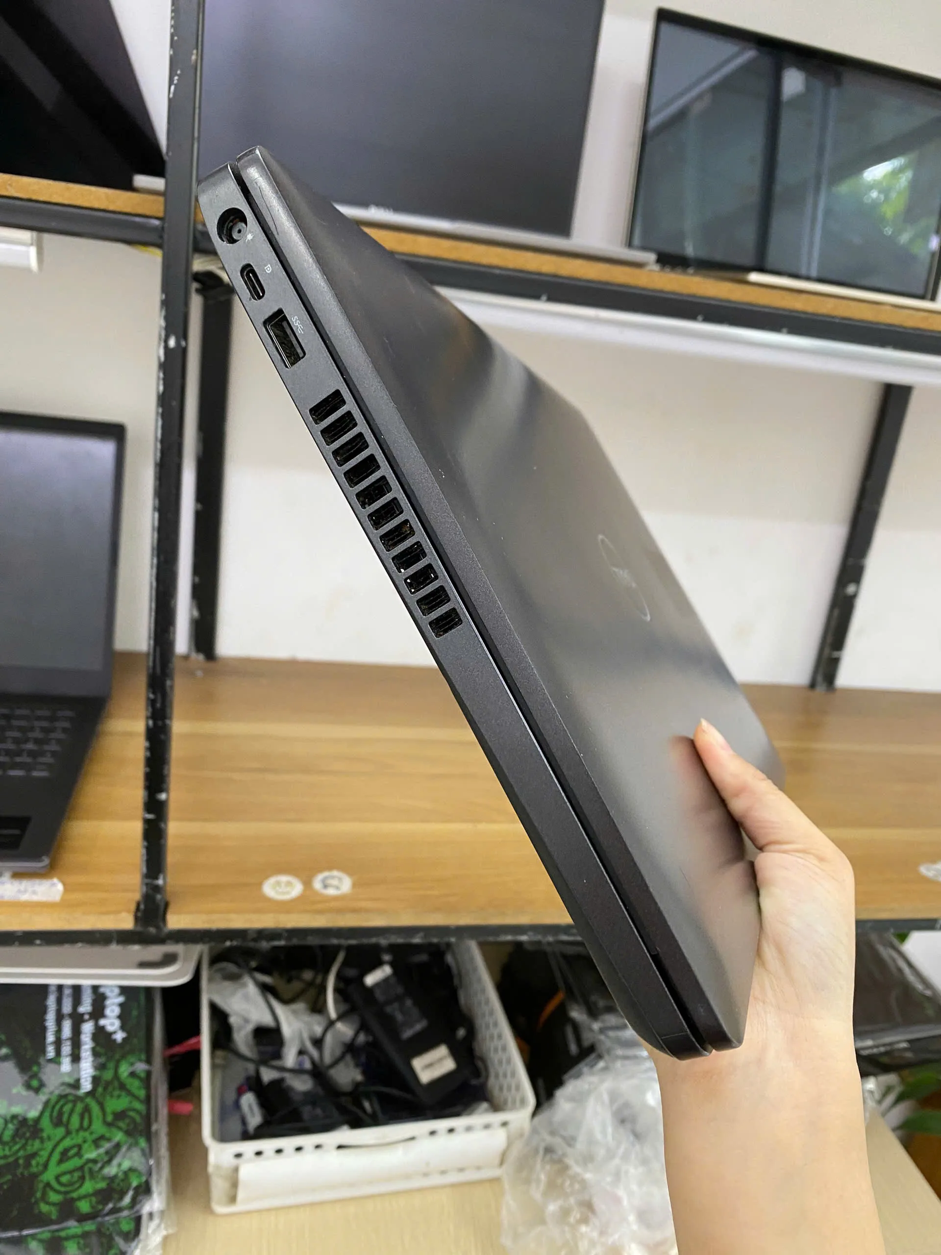 Dell Latitude 5500 core i5-8250U Ram 8GB SSD 256GB màn 15.6