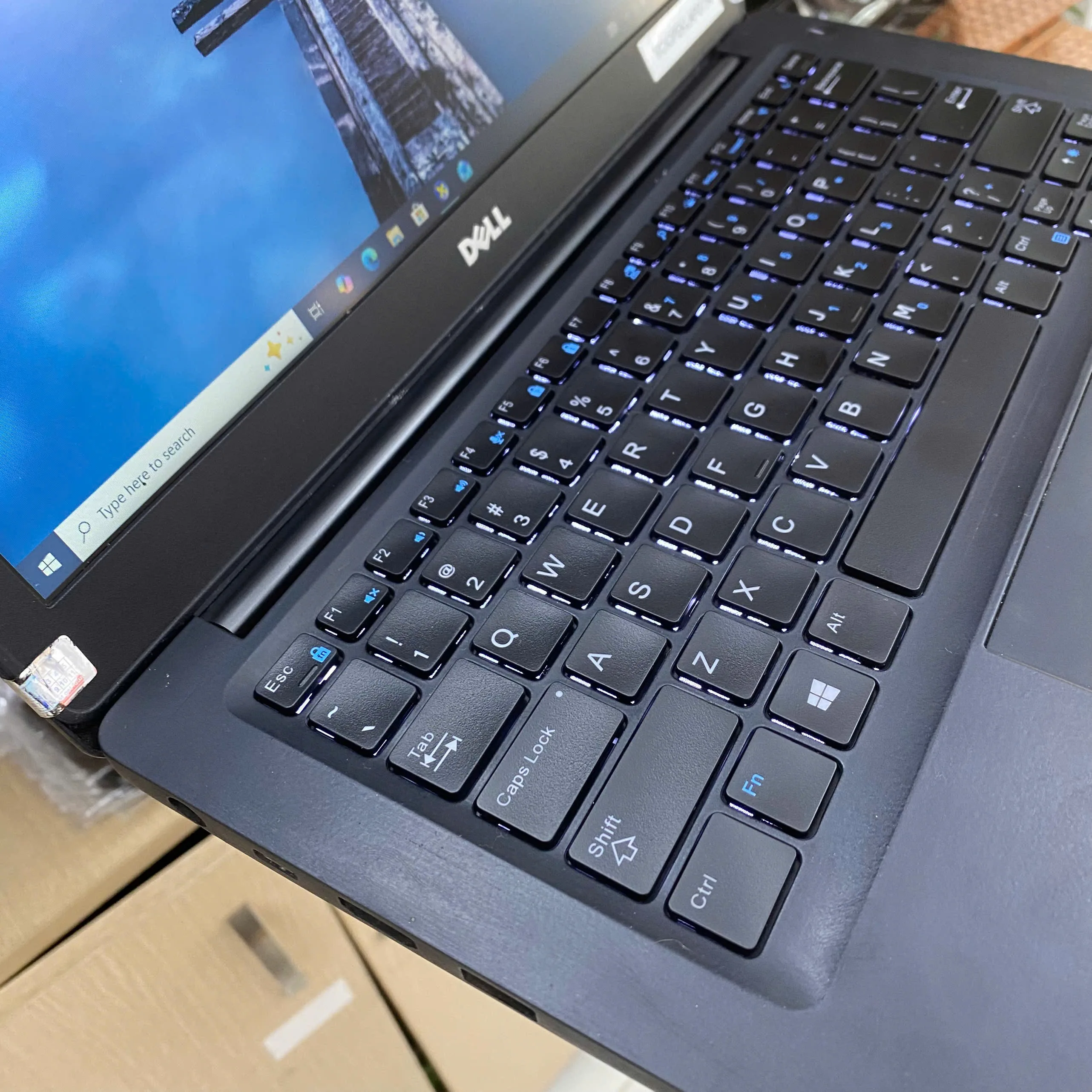 Dell Latitude 7280 core i5-6300u/Ram 8GB/SSD 128GB/12.5”HD