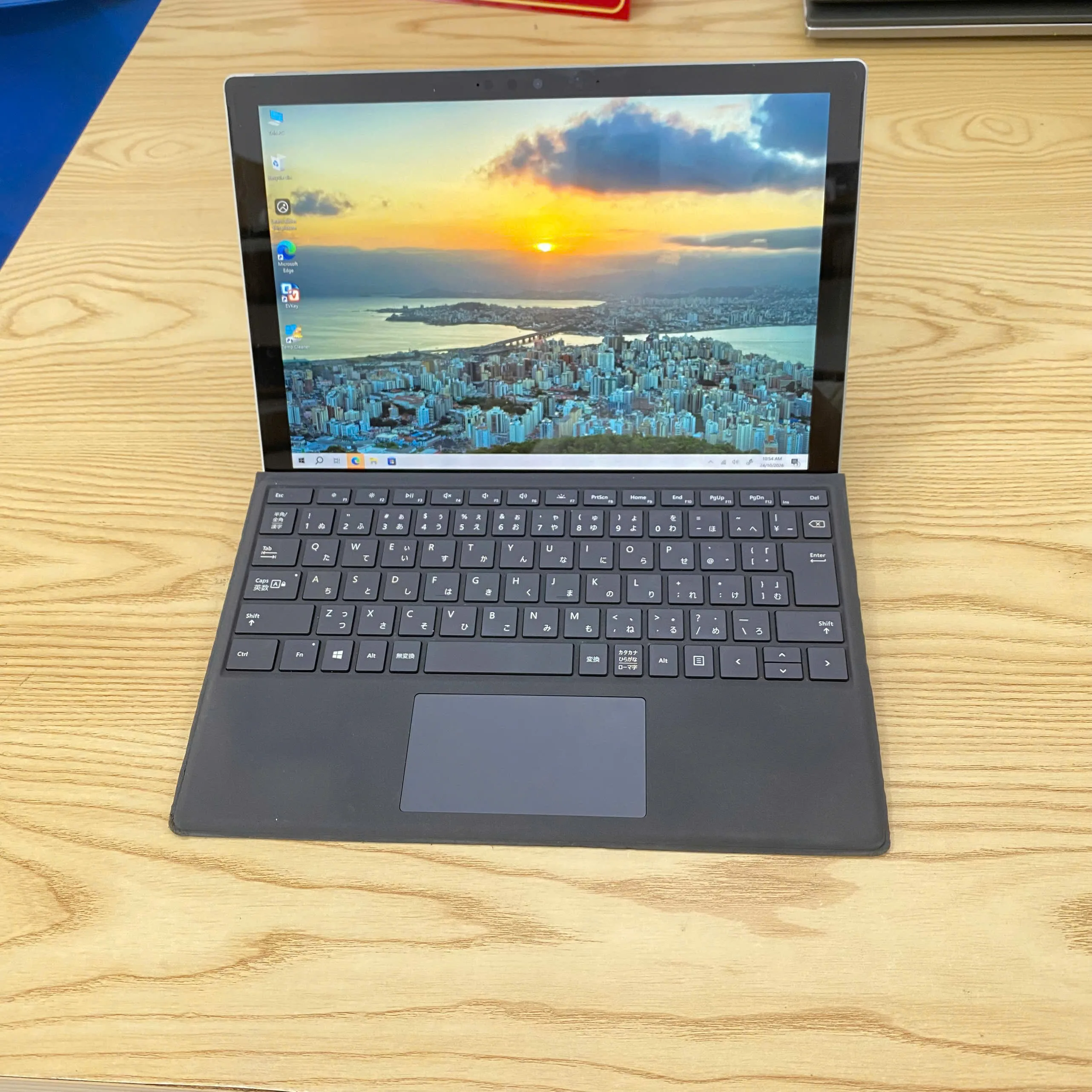 Surface pro 7+ core i5/gen 11/Ram 8/SSD 256/12.5”2k touch