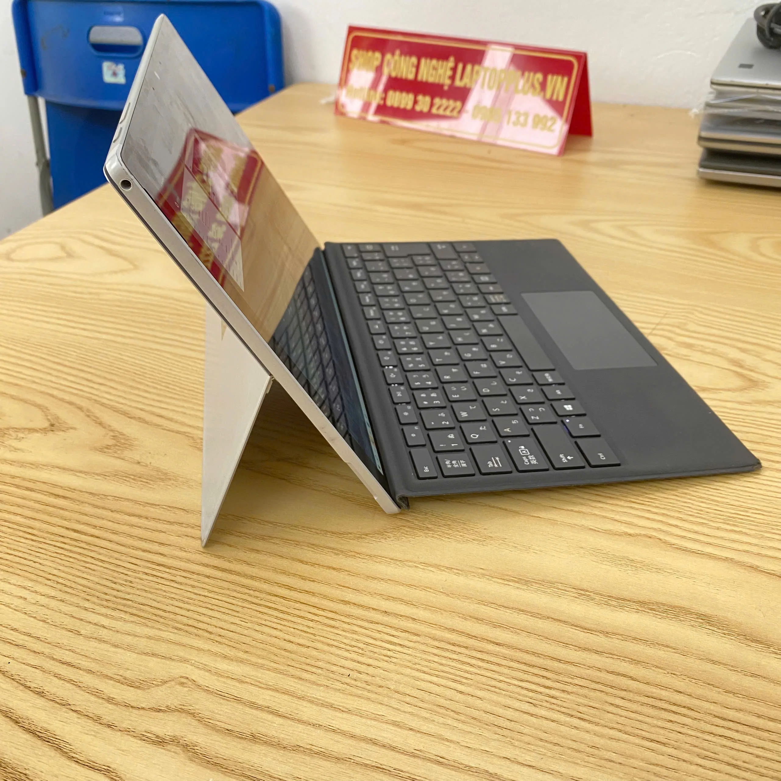 Surface pro 7+ core i5/gen 11/Ram 8/SSD 256/12.5”2k touch