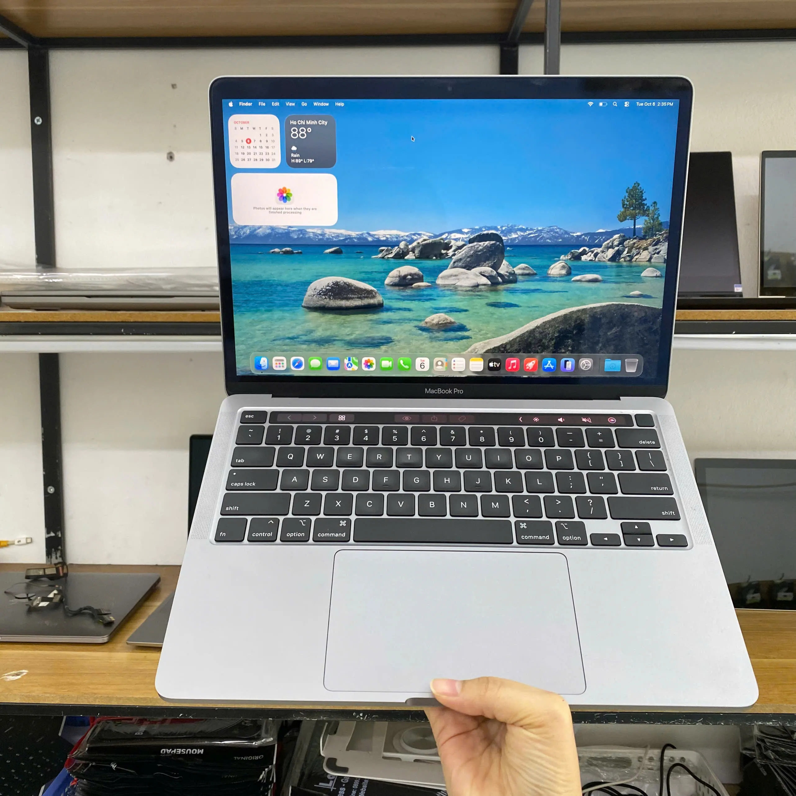 Macbook pro 2020 Intel Core i7-1068NG7 -32GB RAM-2TB SSD- màn 13.3" 2k