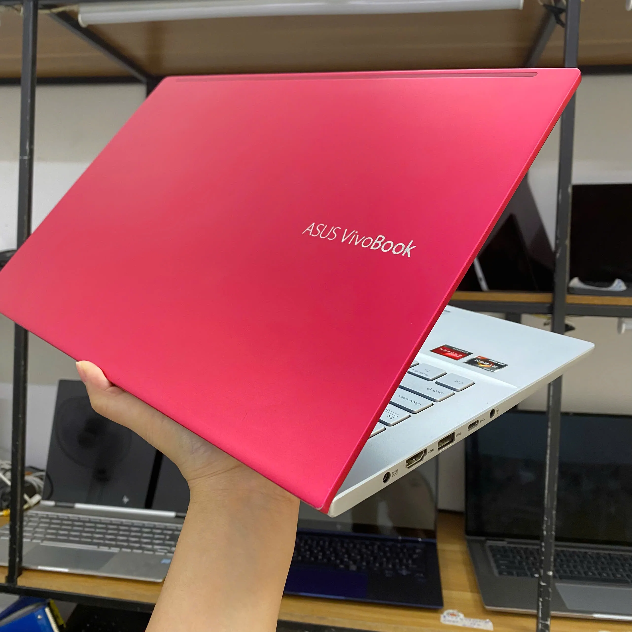 Asus vivobook X521IA Ryzen 7-4700u Ram 8GB/SSD 256GB/15.6”FHD