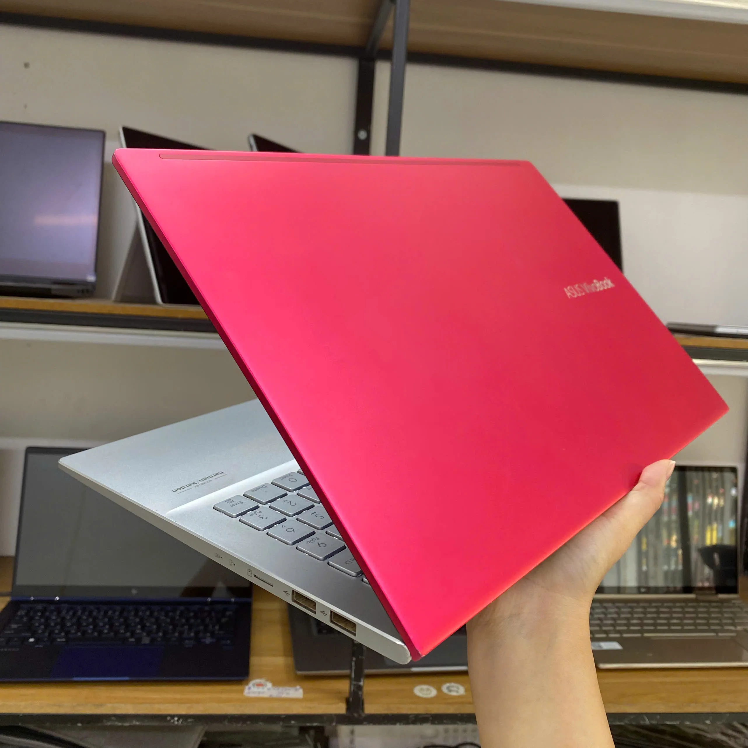 Asus vivobook X521IA Ryzen 7-4700u Ram 8GB/SSD 256GB/15.6”FHD
