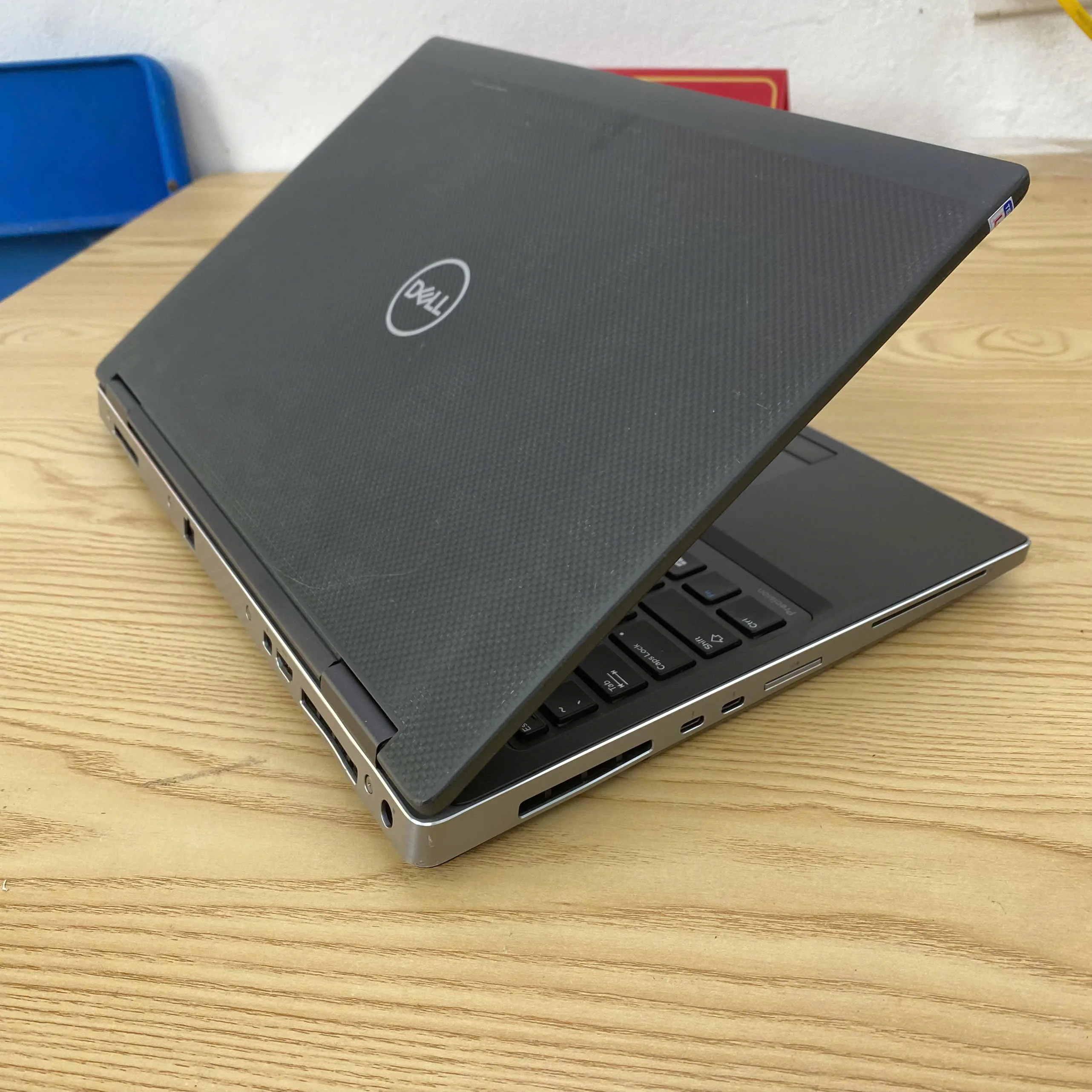 Dell Precision 7540 i7-9850H Ram 16GB/ 512GB SSD/ NVIDIA Quadro T1000