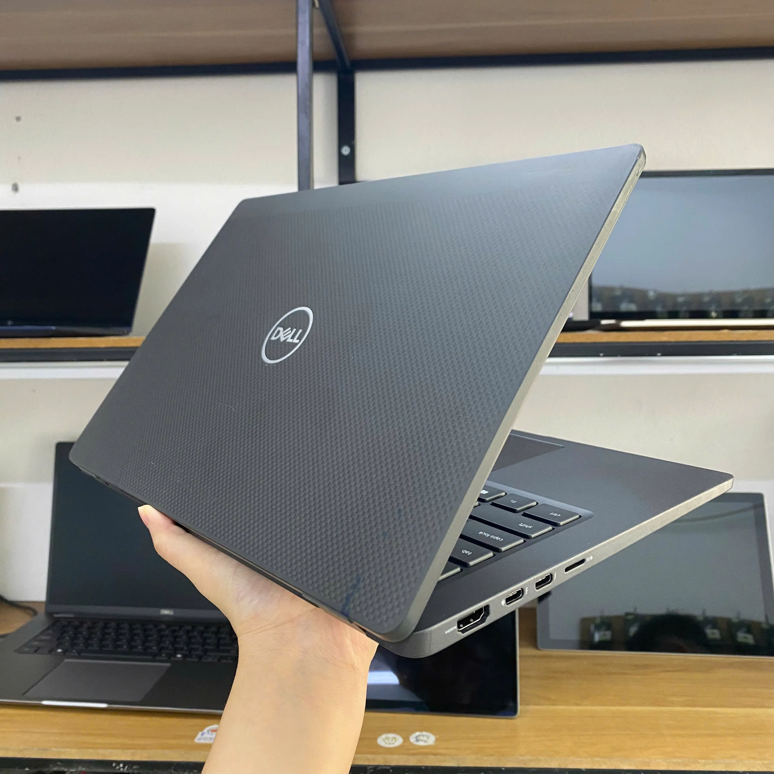 Dell Latitude 7410 core i7-10610U / 16GB RAM / SSD 256/ màn 14"FHD 4
