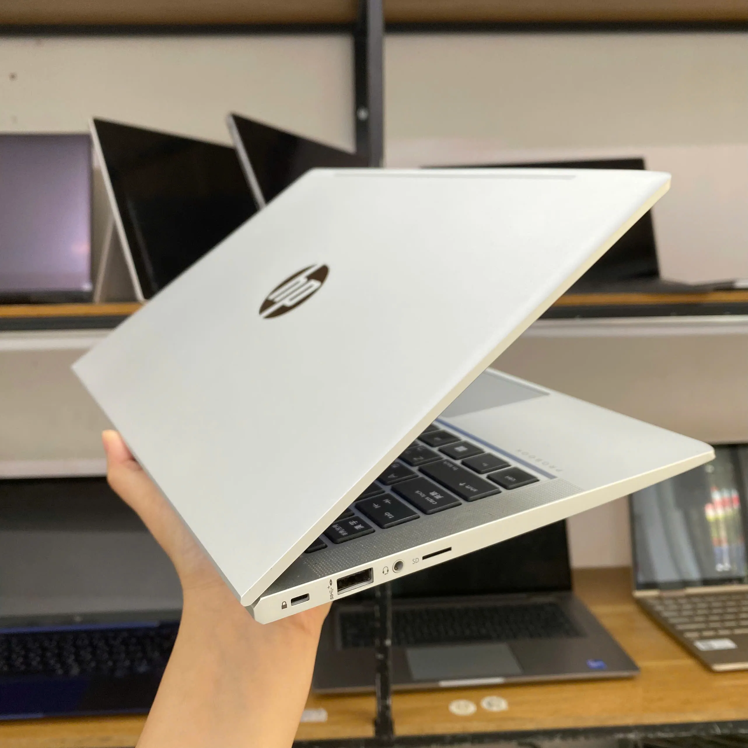 Hp Probook 430G8 core i5-1135G7/Ram 8GB/SSD 256/13.3”FHD 2