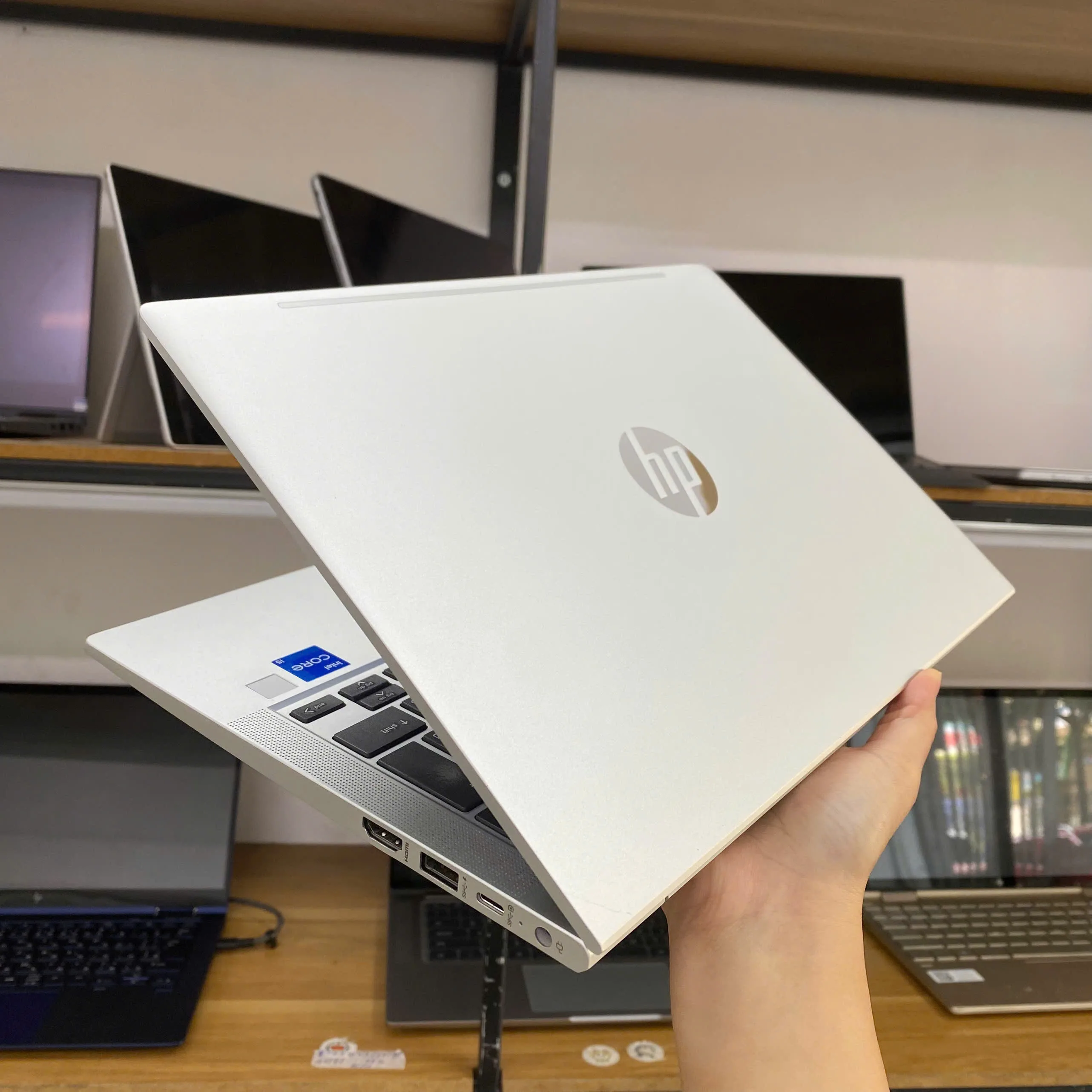 Hp Probook 430G8 core i5-1135G7/Ram 8GB/SSD 256/13.3”FHD 4