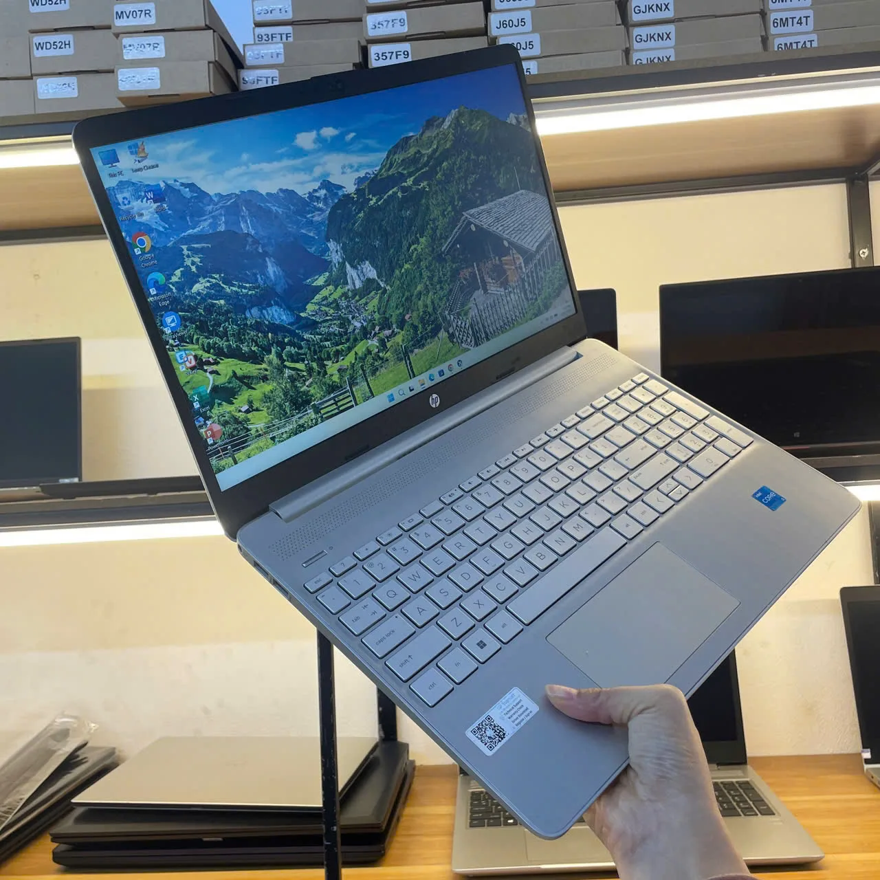 HP 15S-FQ2XX Core i3-1115G4/Ram 8/SSD 256/15.6"FHD