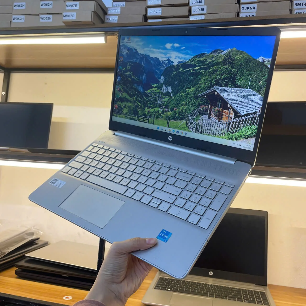 HP 15S-FQ2XX Core i3-1115G4/Ram 8/SSD 256/15.6"FHD