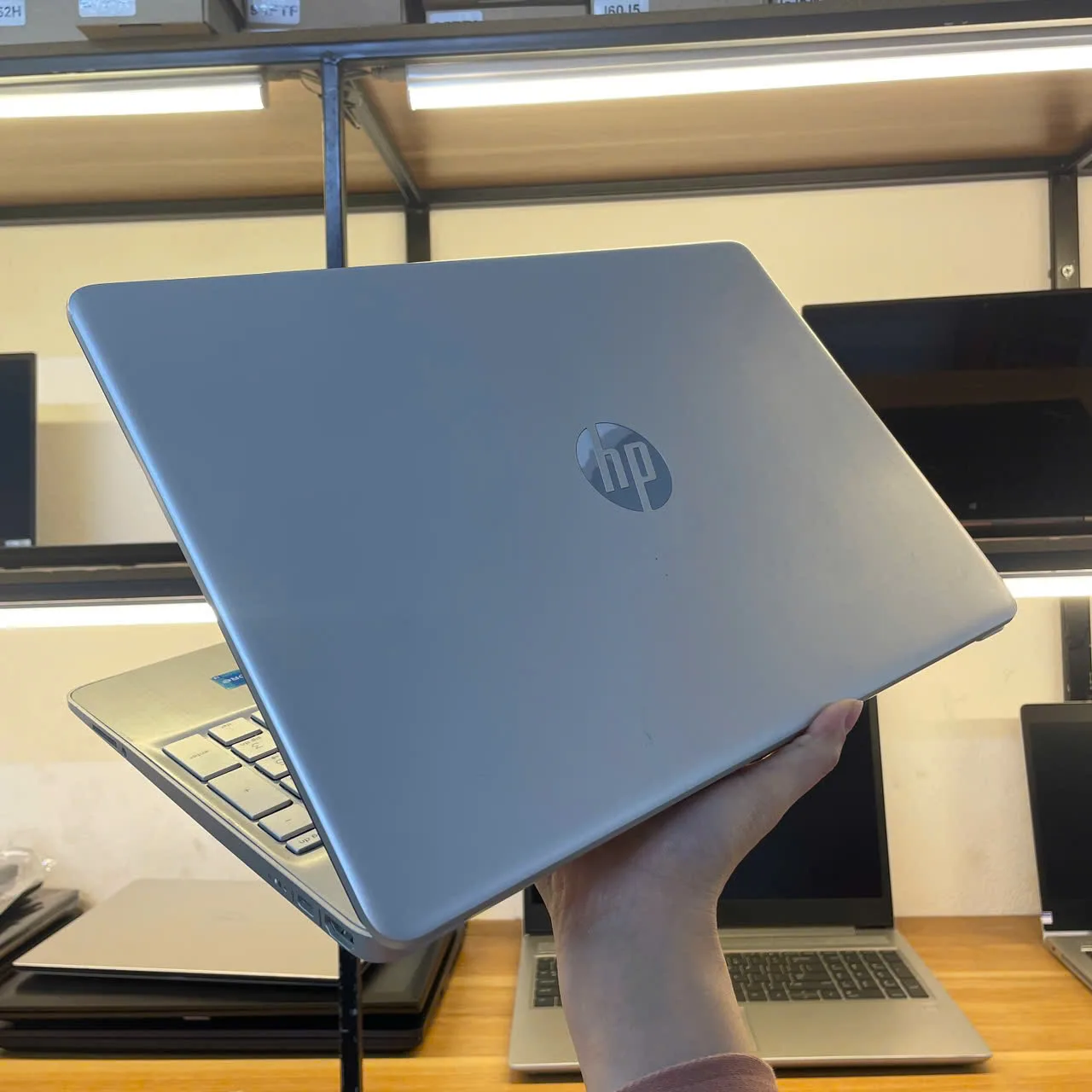HP 15S-FQ2XX Core i3-1115G4/Ram 8/SSD 256/15.6"FHD